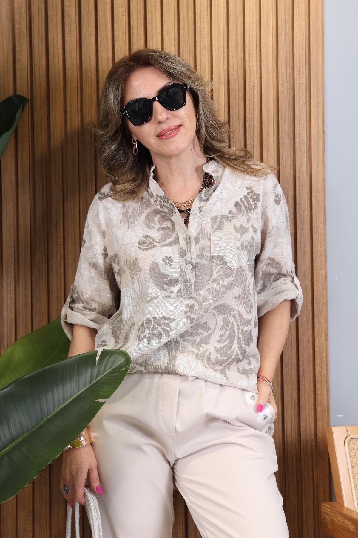 Batik Çiçek Desen İthal Bej Gömlek