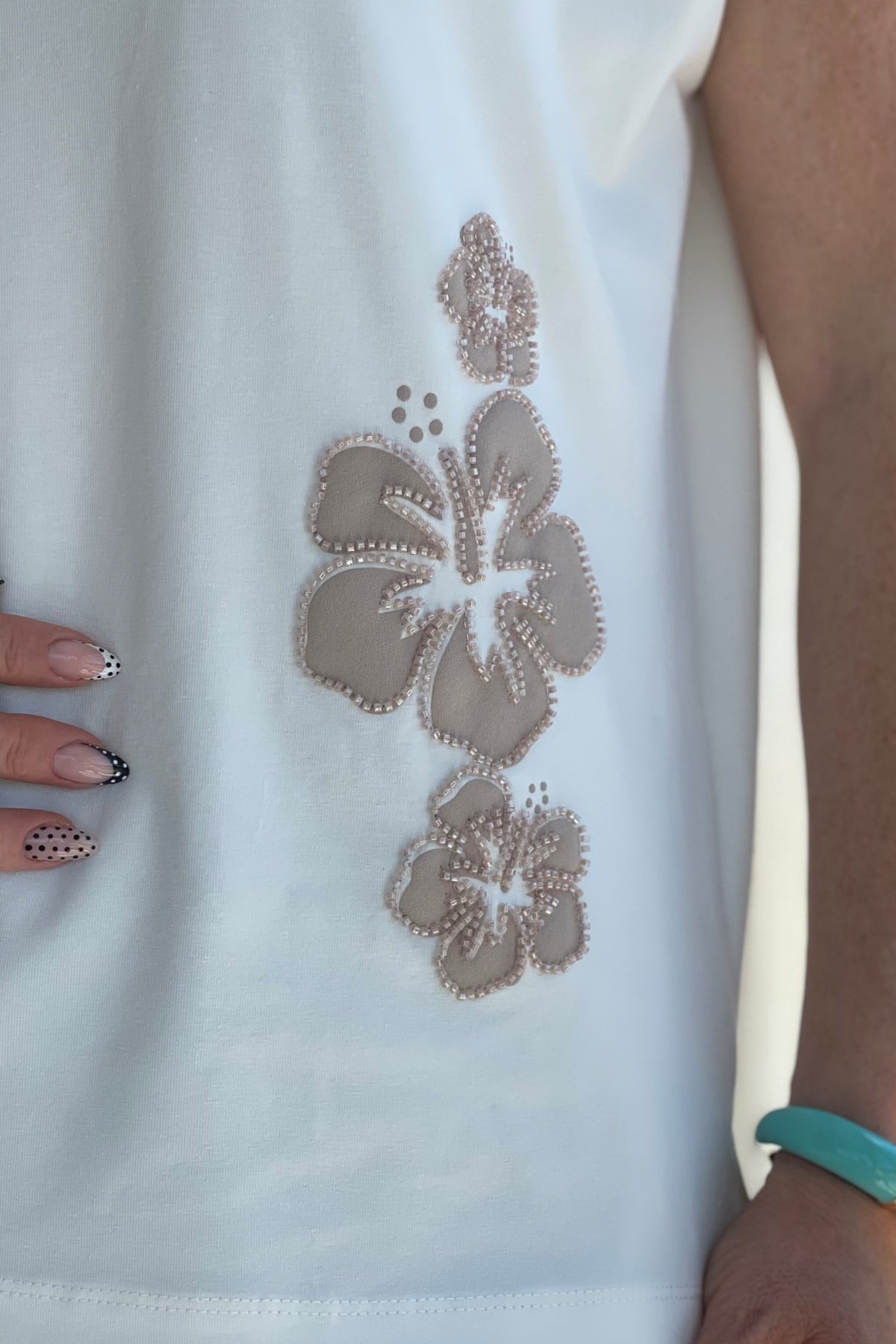 Bej Boncuk Baskı Ekru T-Shirt