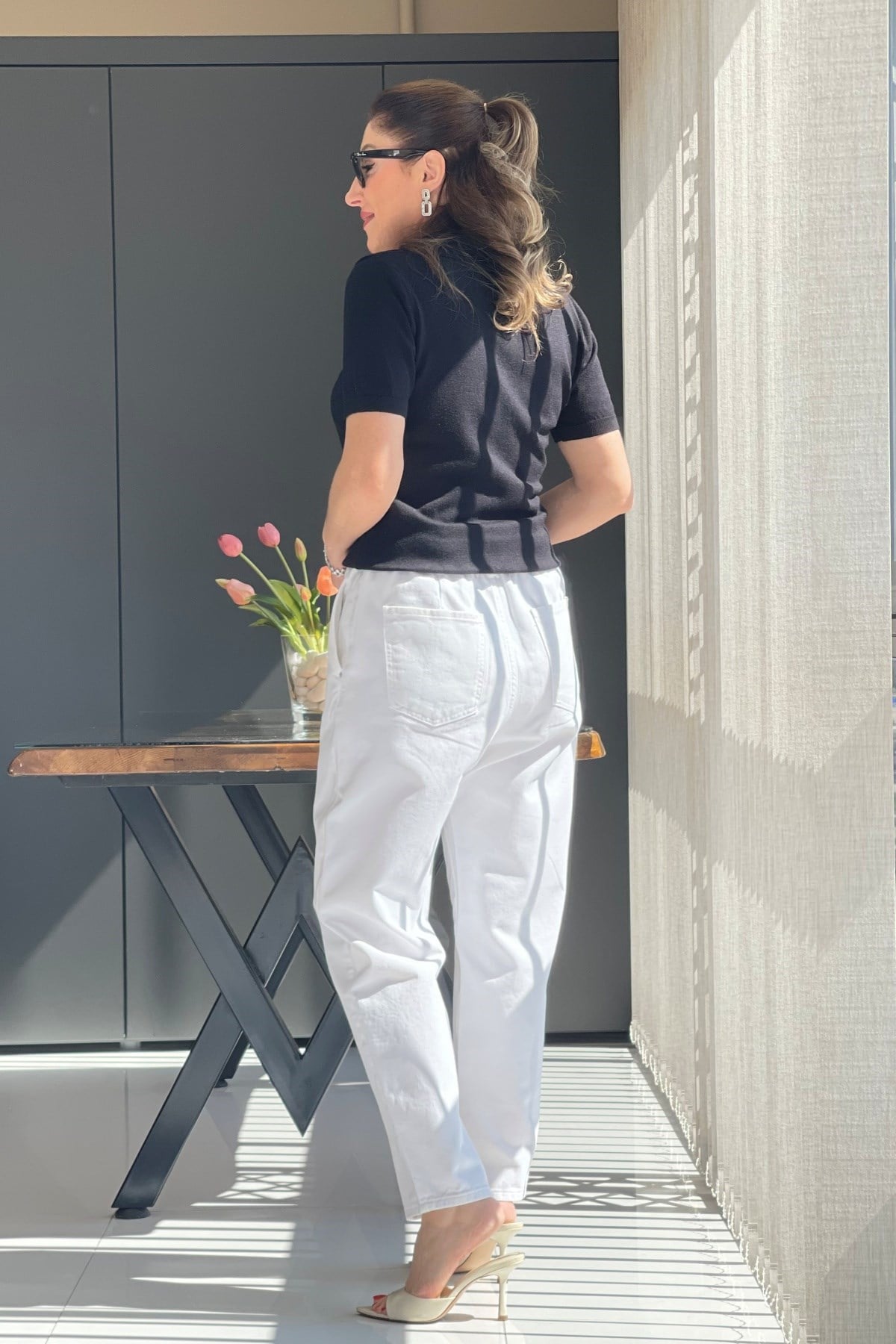 Bel Lastik Detay Beyaz Jean