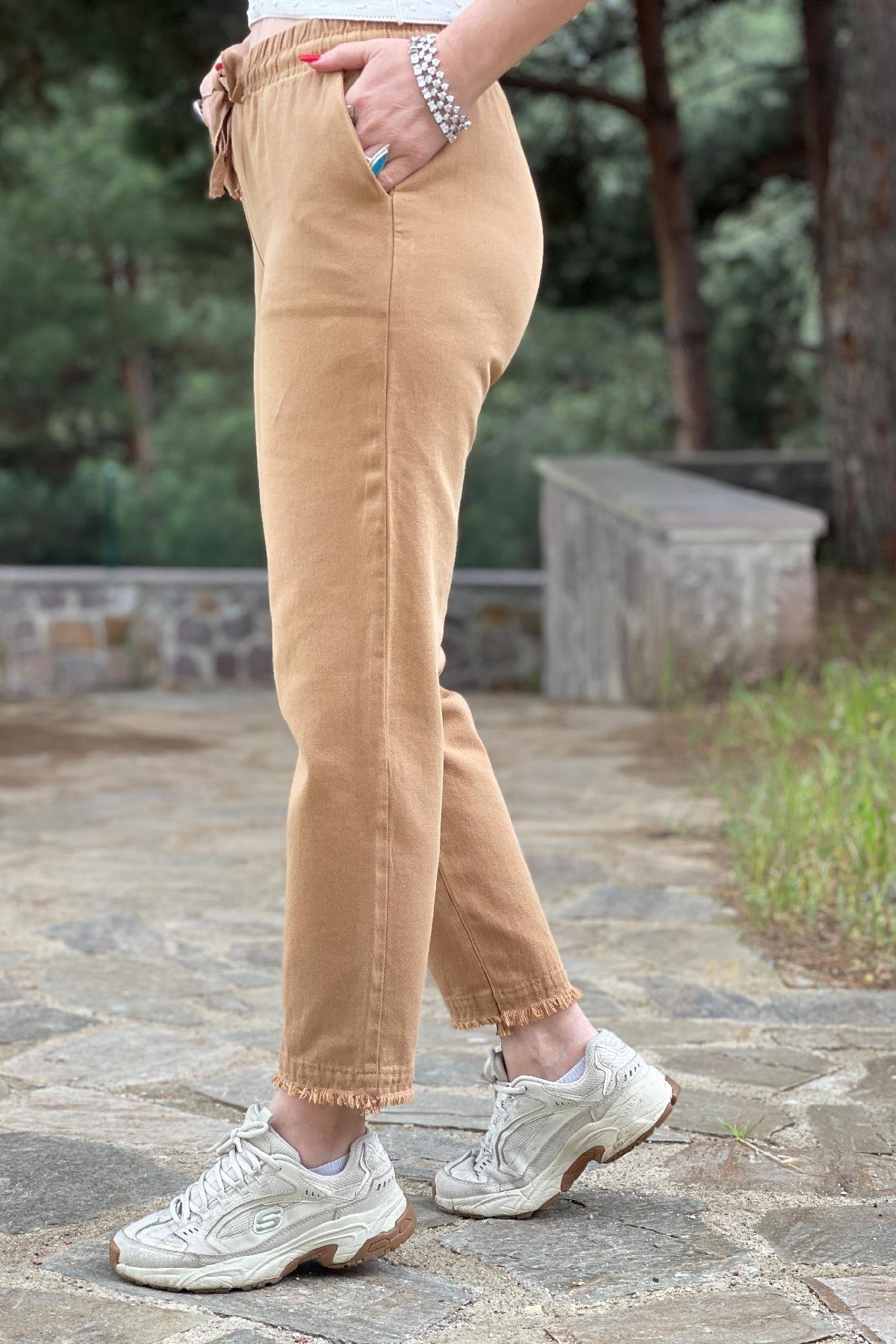 Beli Lastikli Paça Detalı Gabardin Pantolon Vizon