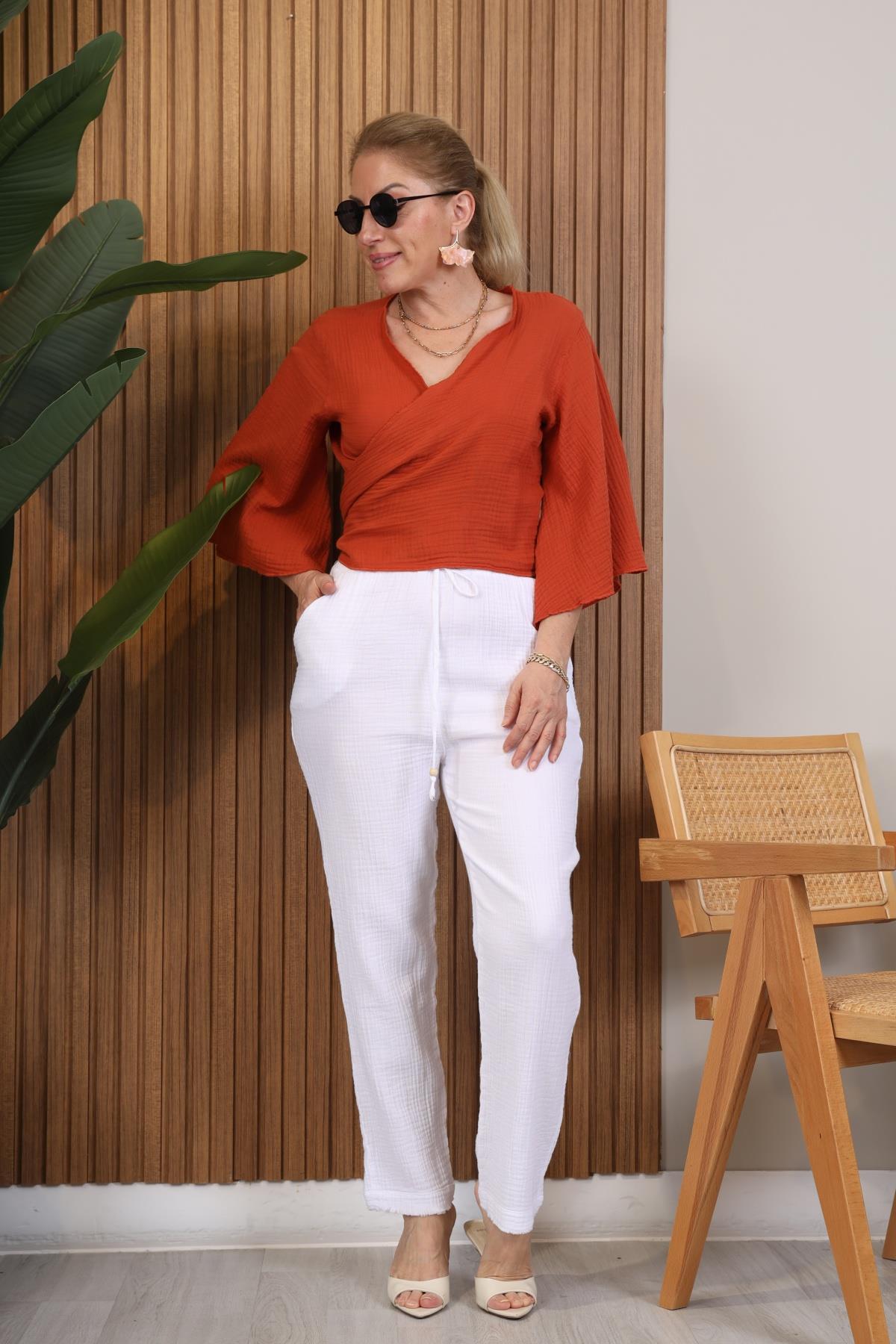 Beyaz Müslin Paça Detay Pantolon