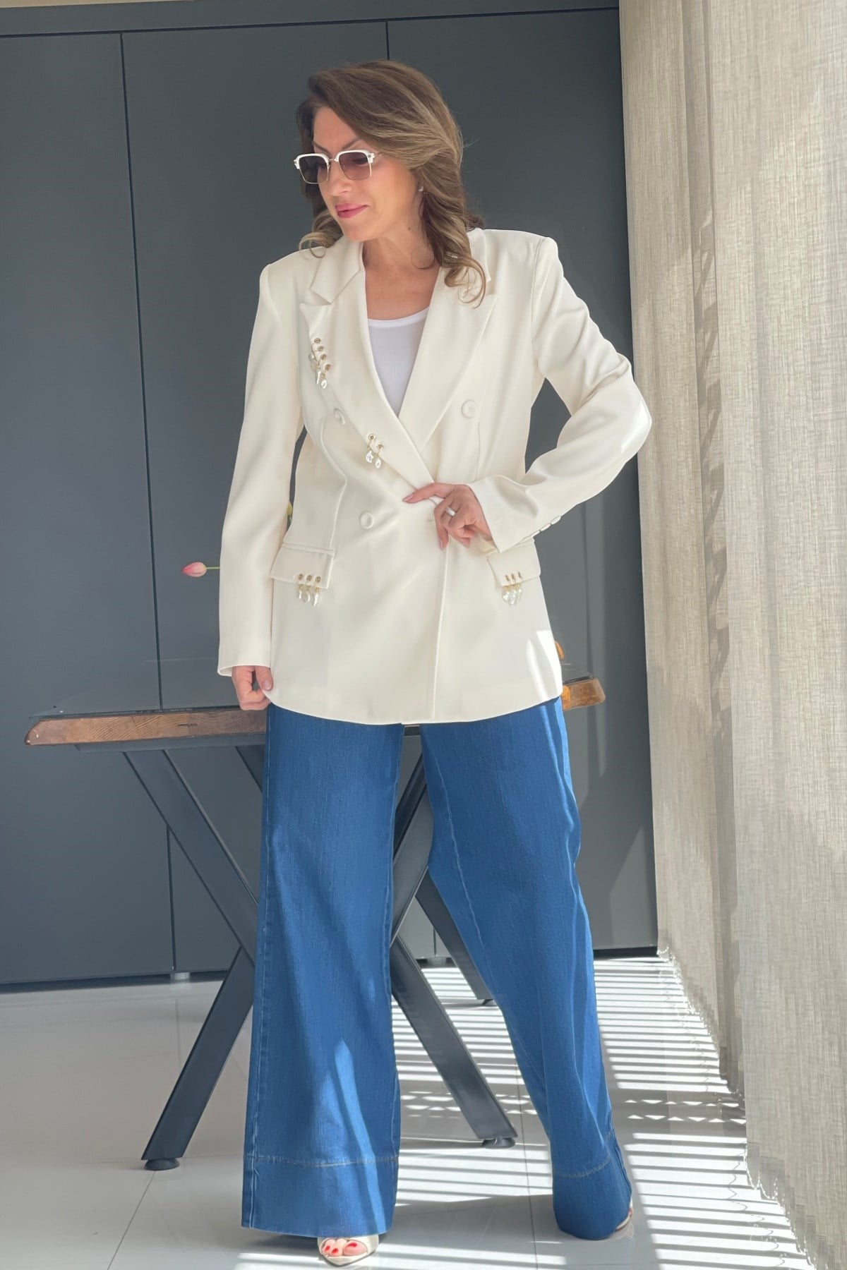 Boncuk Detay Ekru Blazer