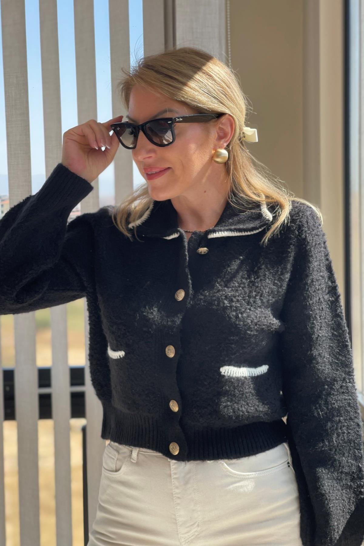 Cep Detay Gold Düğme Siyah Hırka