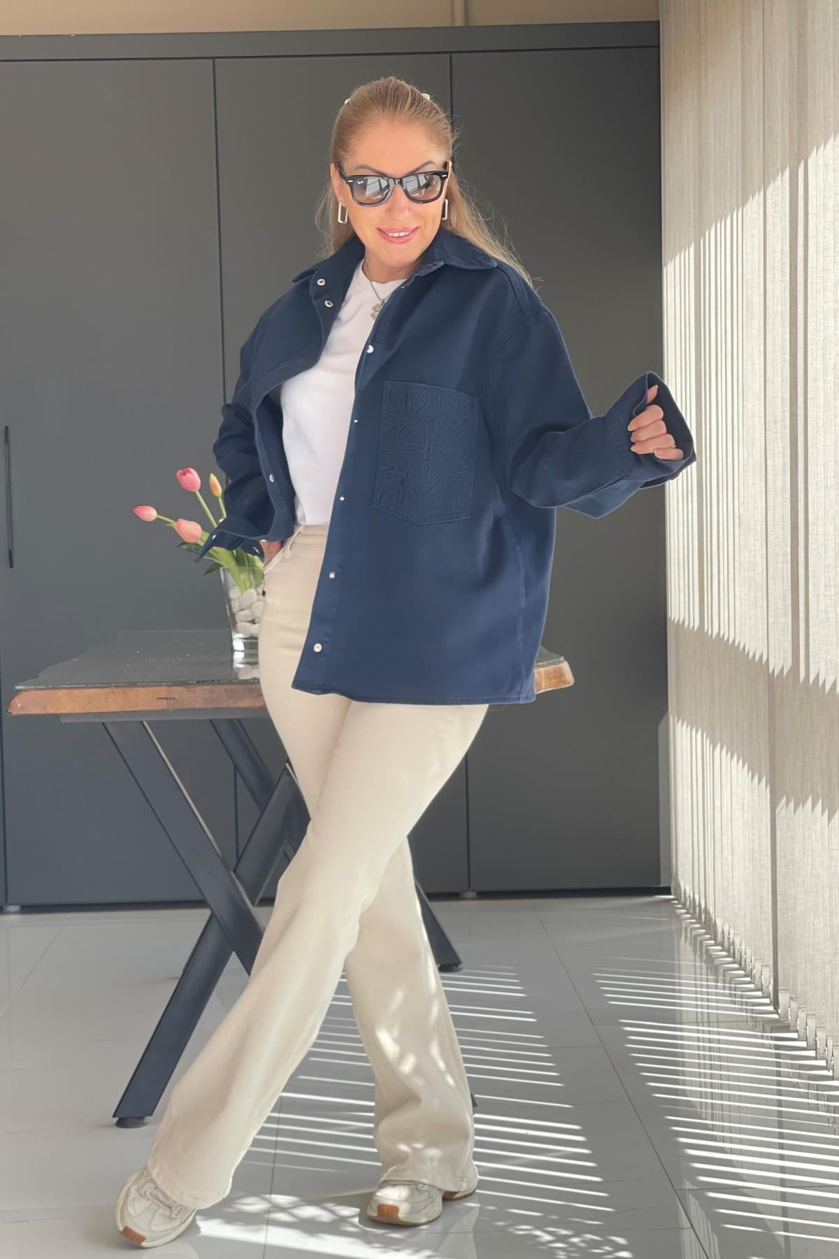 Cep Nakışlı Lacivert Gabardin Ceket