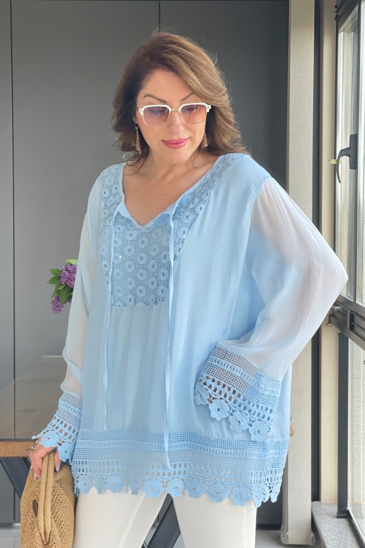 Çiçek Dantelli İthal İpek Bebe Mavi Bluz
