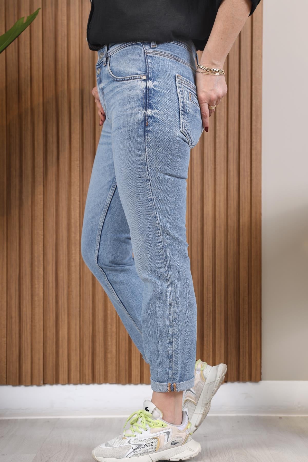 Çift Düğme Detay Jean