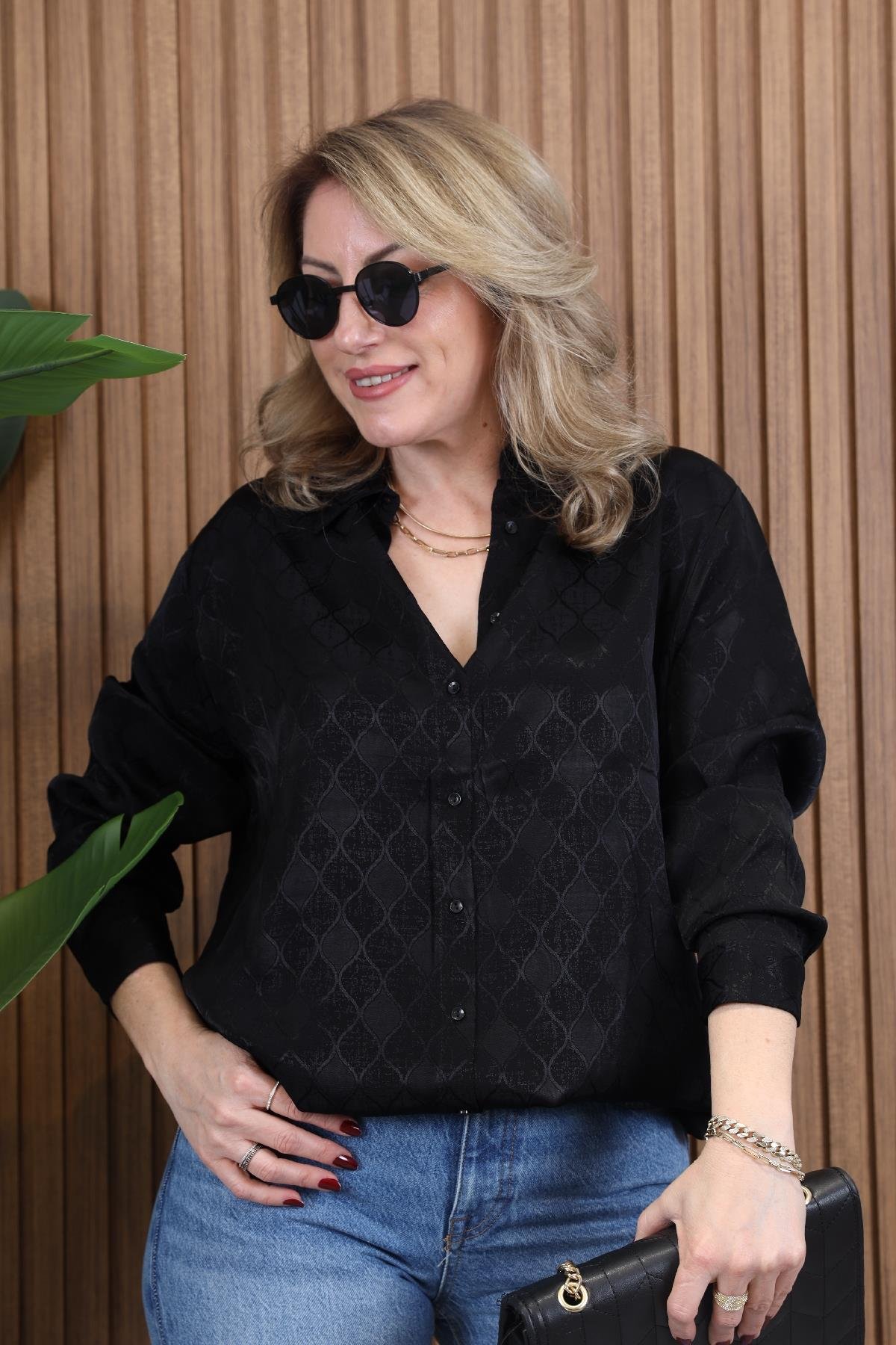 Damla Desen Siyah Saten Oversize Gömlek