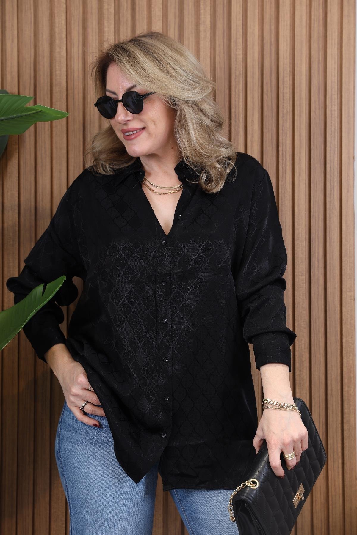Damla Desen Siyah Saten Oversize Gömlek