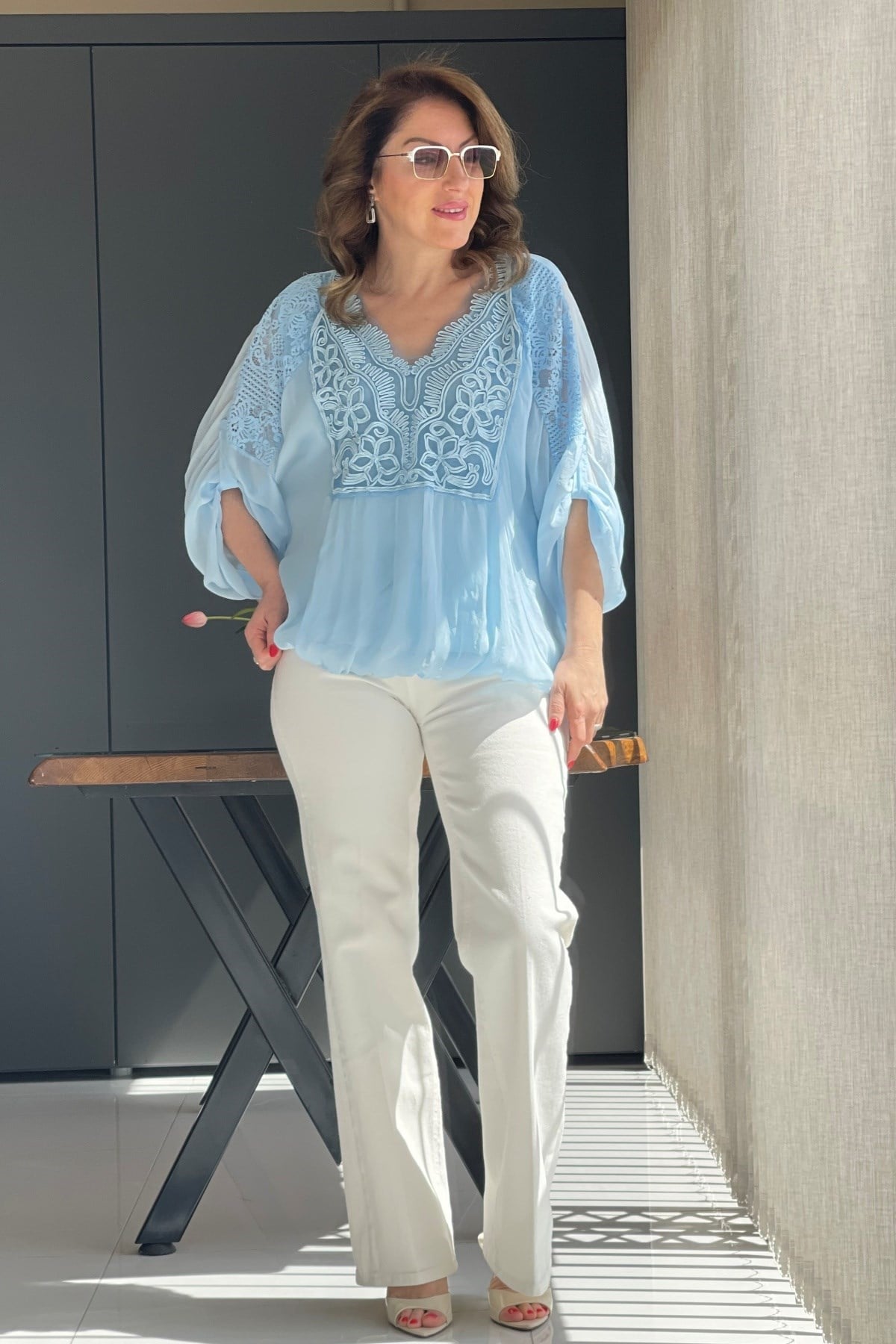Dantelli Pul Detay İthal İpek Bebe Mavi Bluz