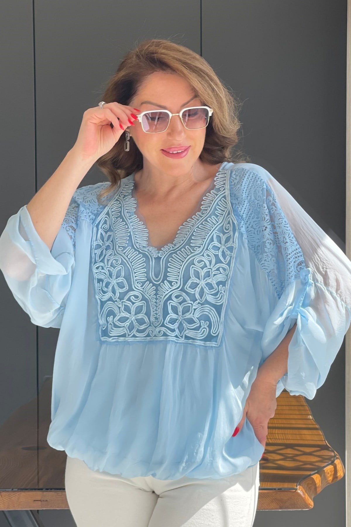 Dantelli Pul Detay İthal İpek Bebe Mavi Bluz