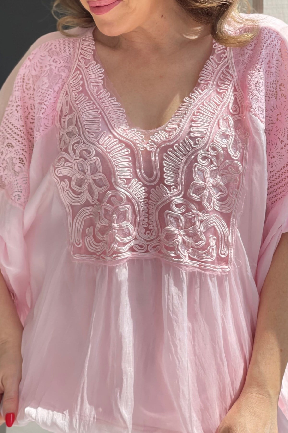 Dantelli Pul Detay İthal İpek Pembe Bluz