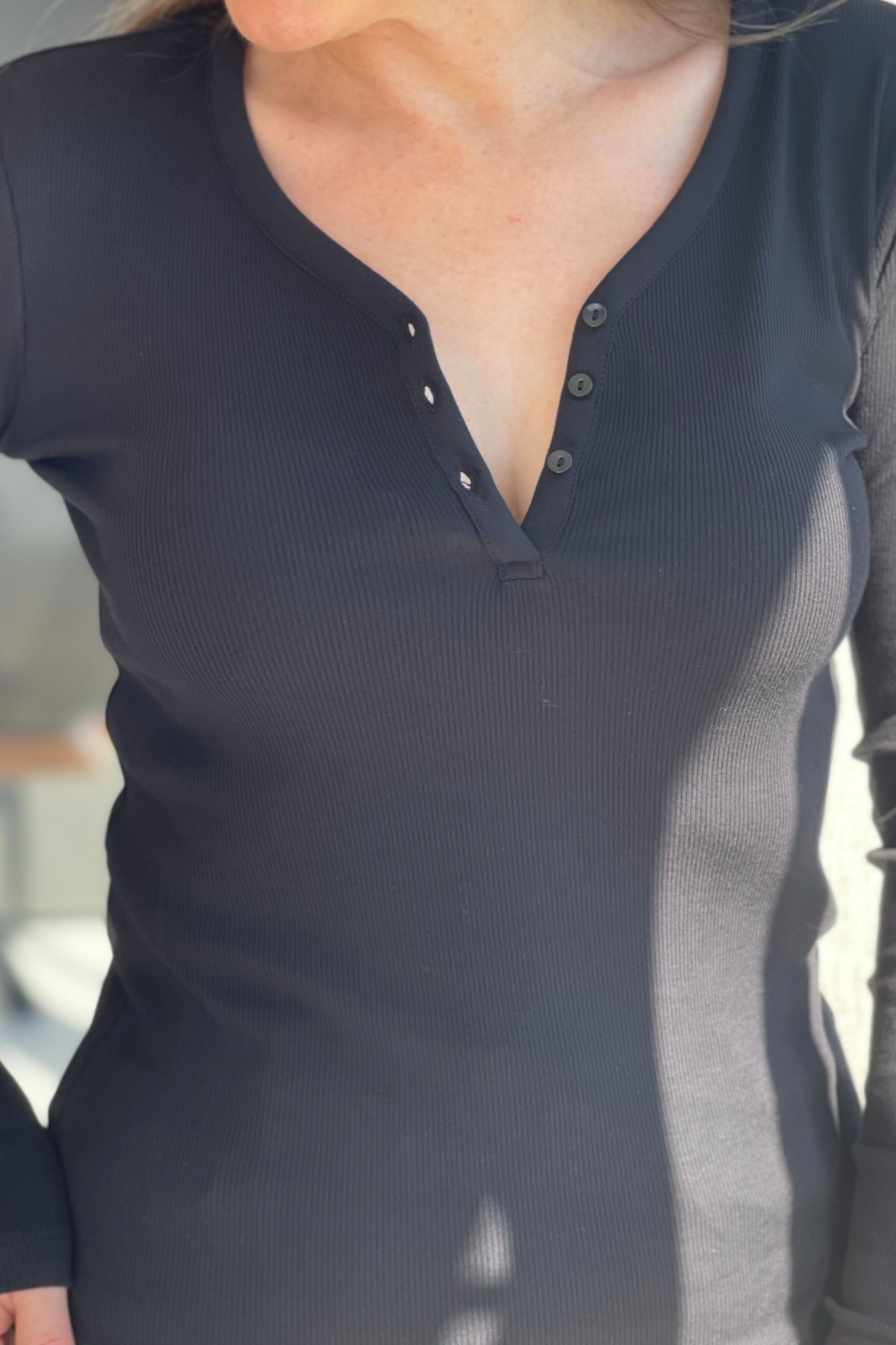 Düğme Detay Fitilli Siyah Bluz