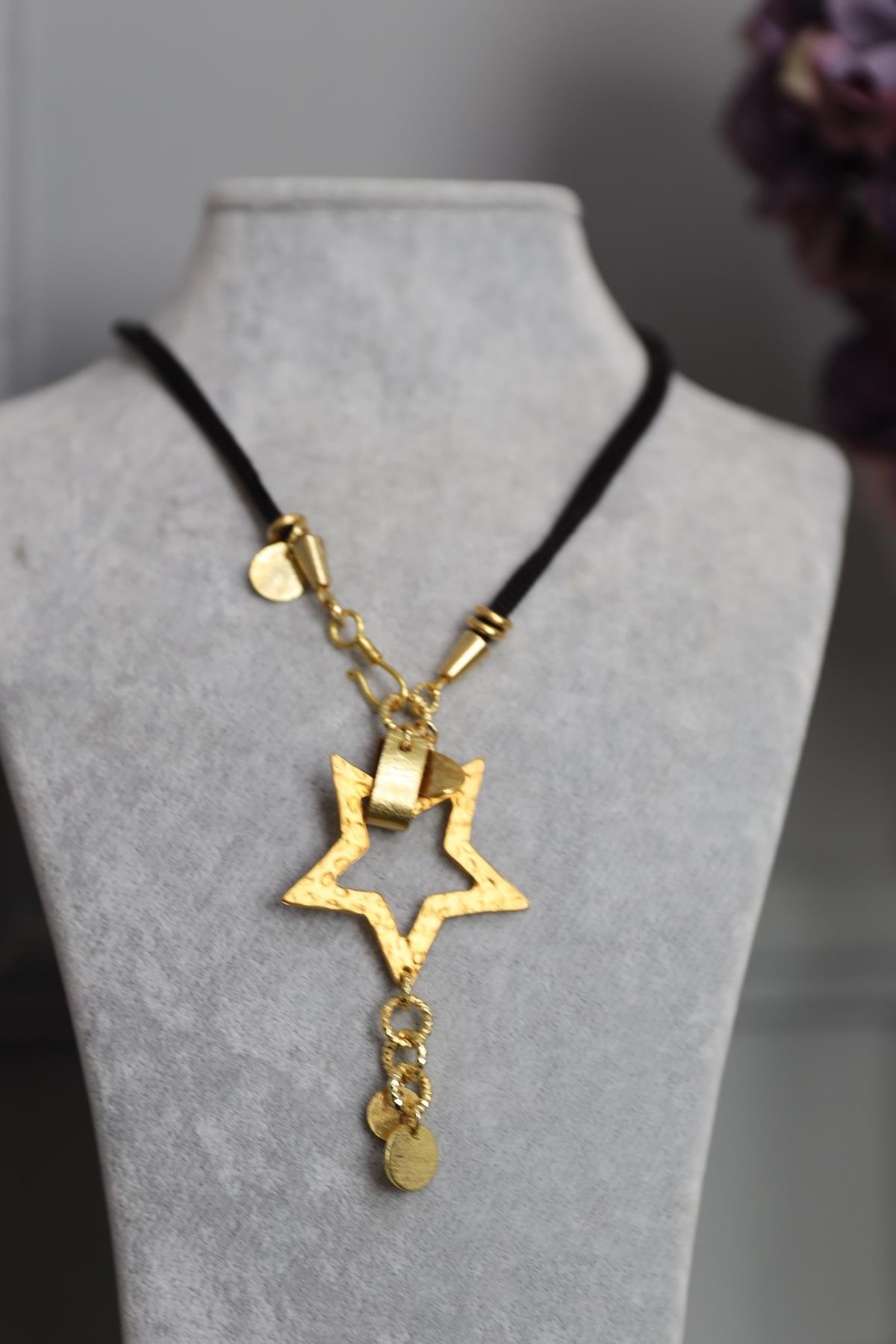 Gold Yıldız Detay Çelik Kolye