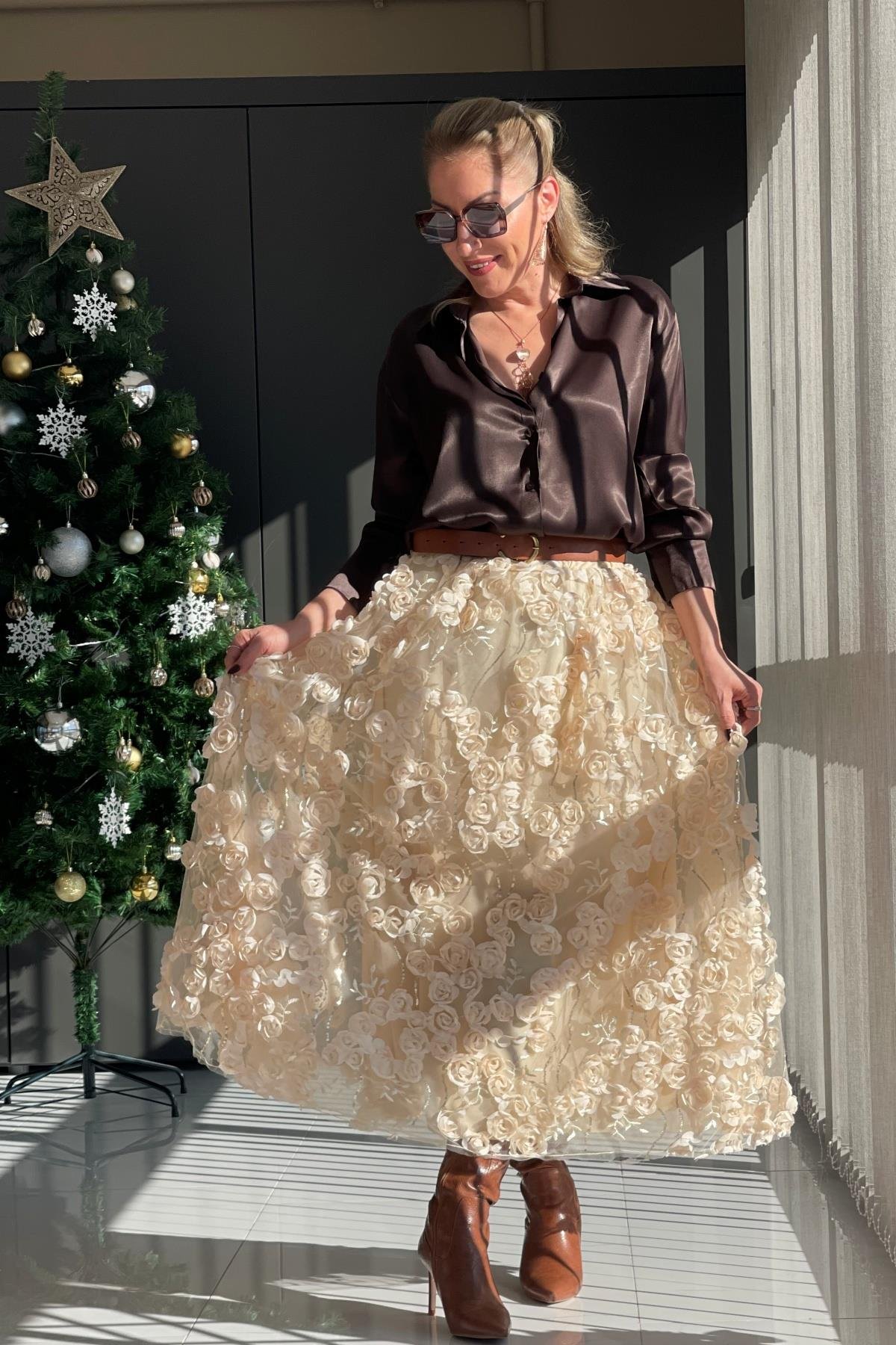 Gül Motif Bej Etek