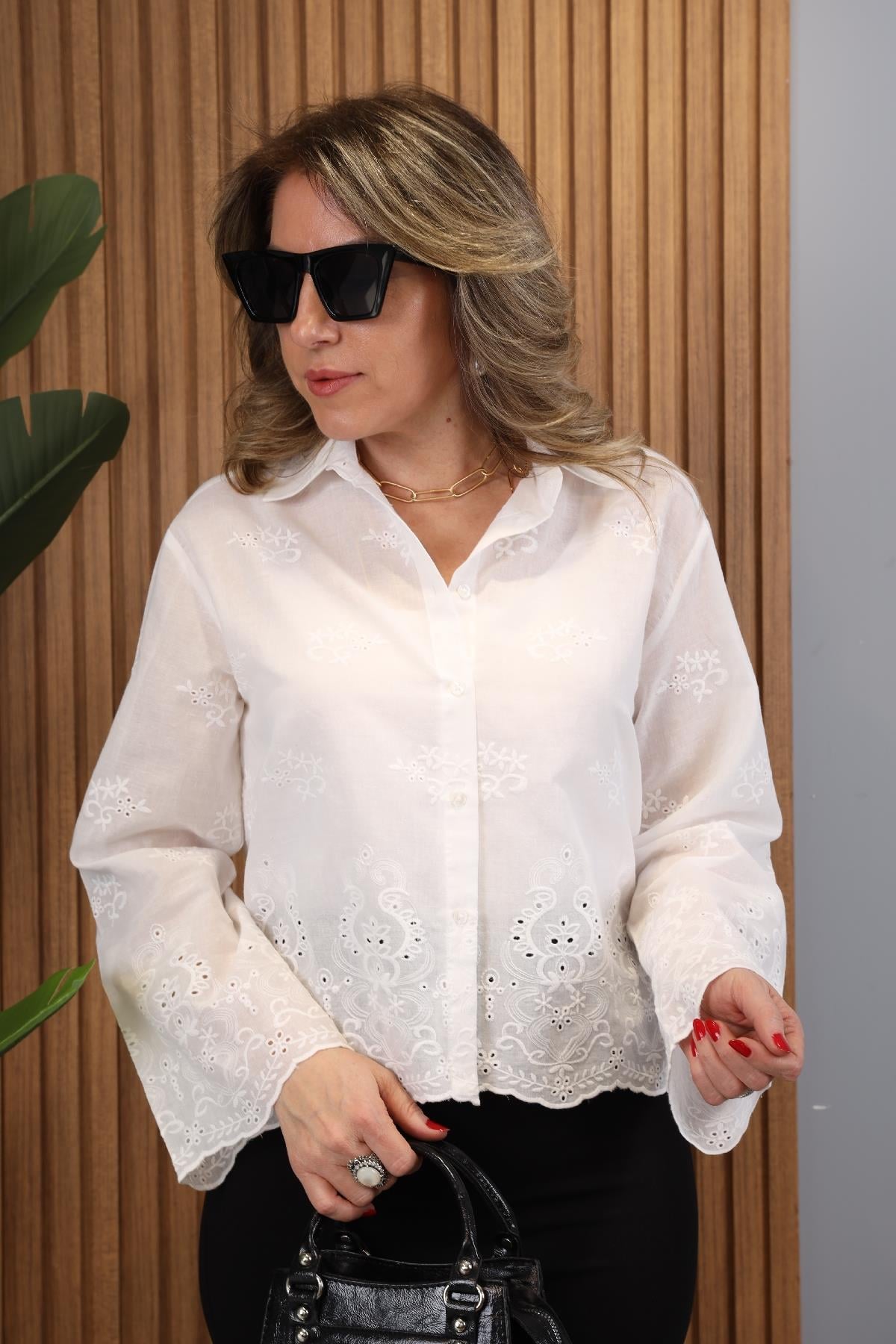 İspanyol Kol Çiçek Güpür Detay Ekru Gömlek