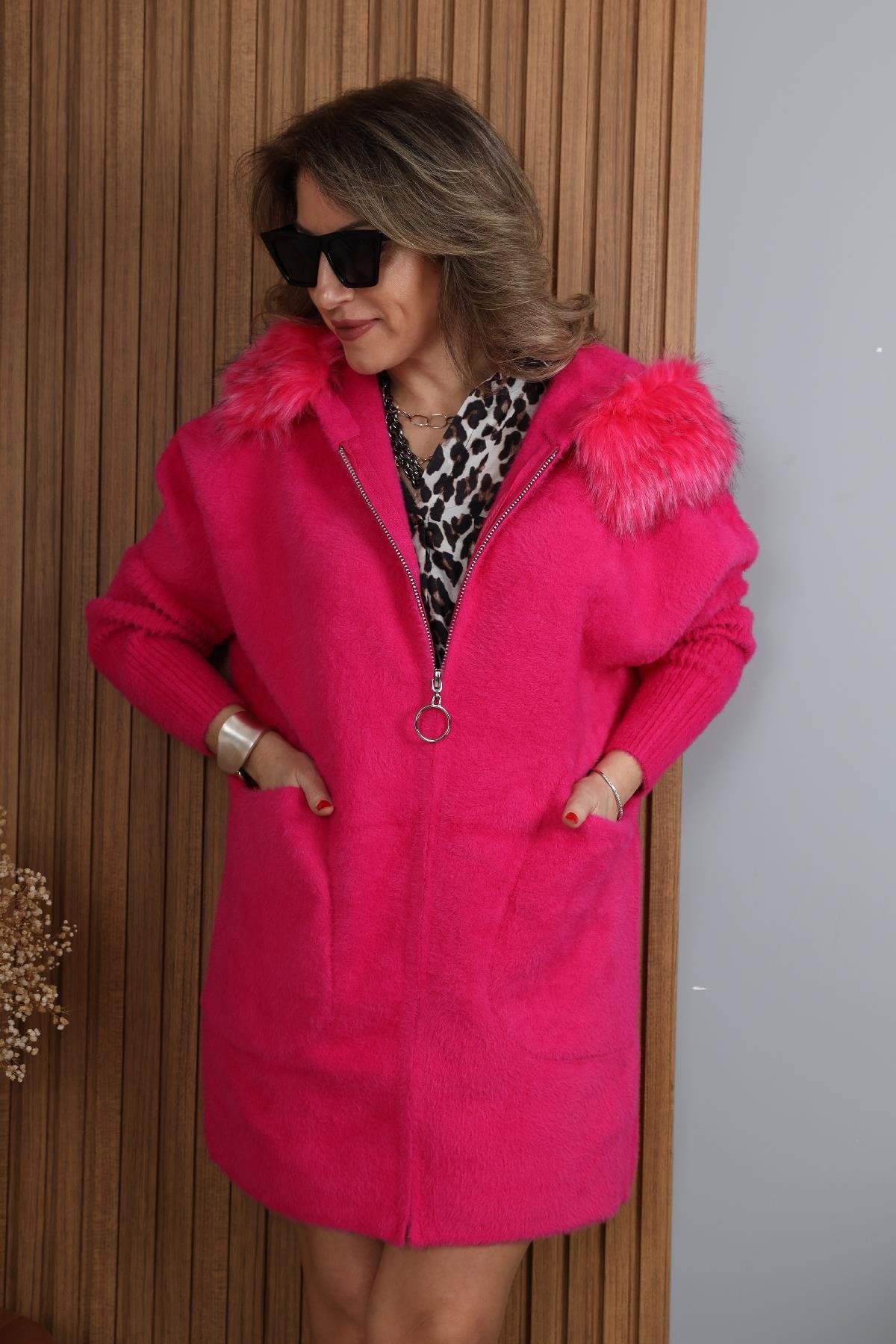 İthal Angora Kürk Kapişon Kol Detay Üçgen Cep Fuşya Ceket