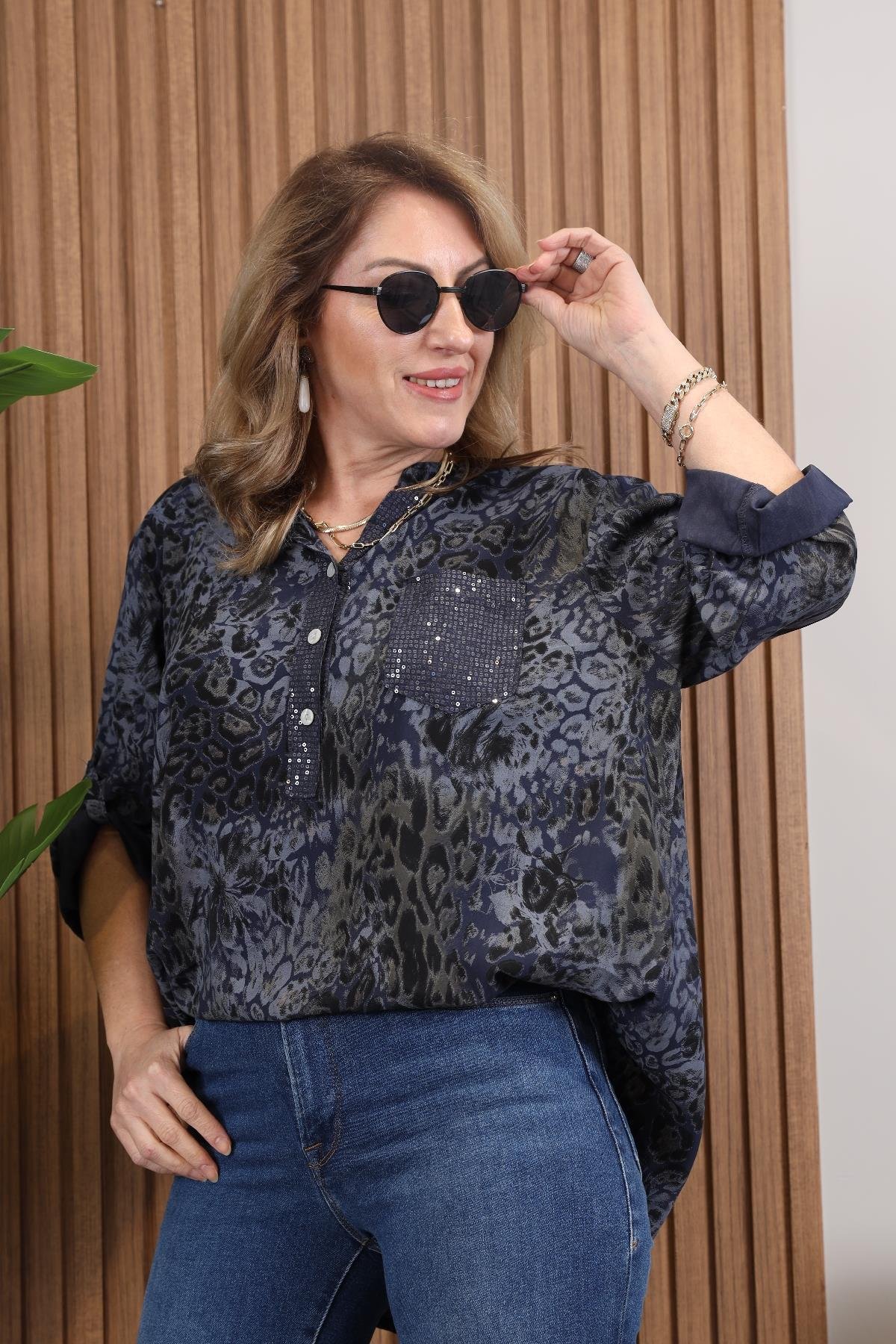 İthal Batik Çiçek Pul Cep Lacivert Gömlek
