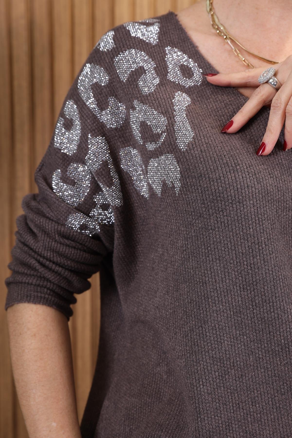 İthal Batik Desen Gümüş Taş Desen Kahve Bluz