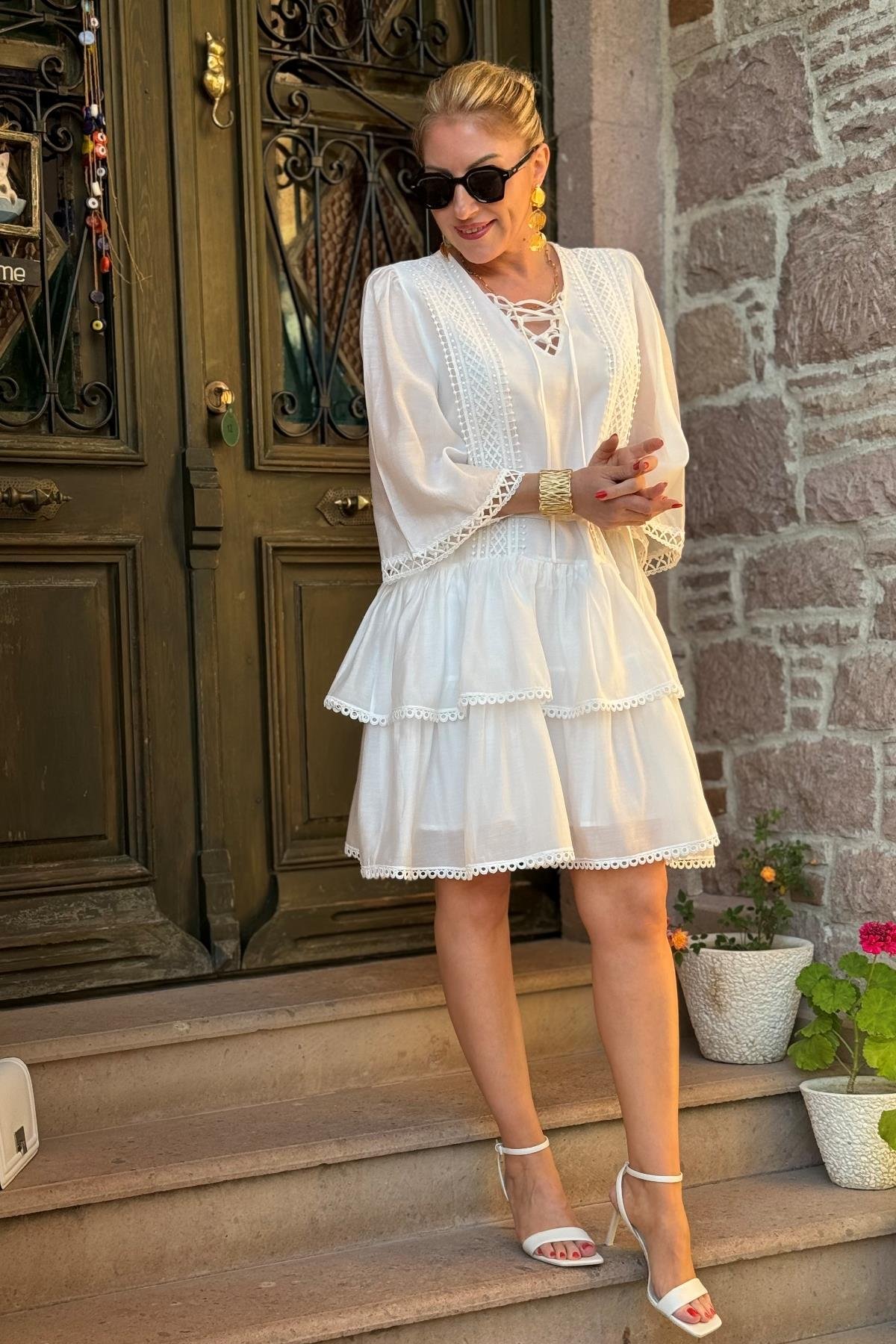 İthal Beyaz Kısa Elbise