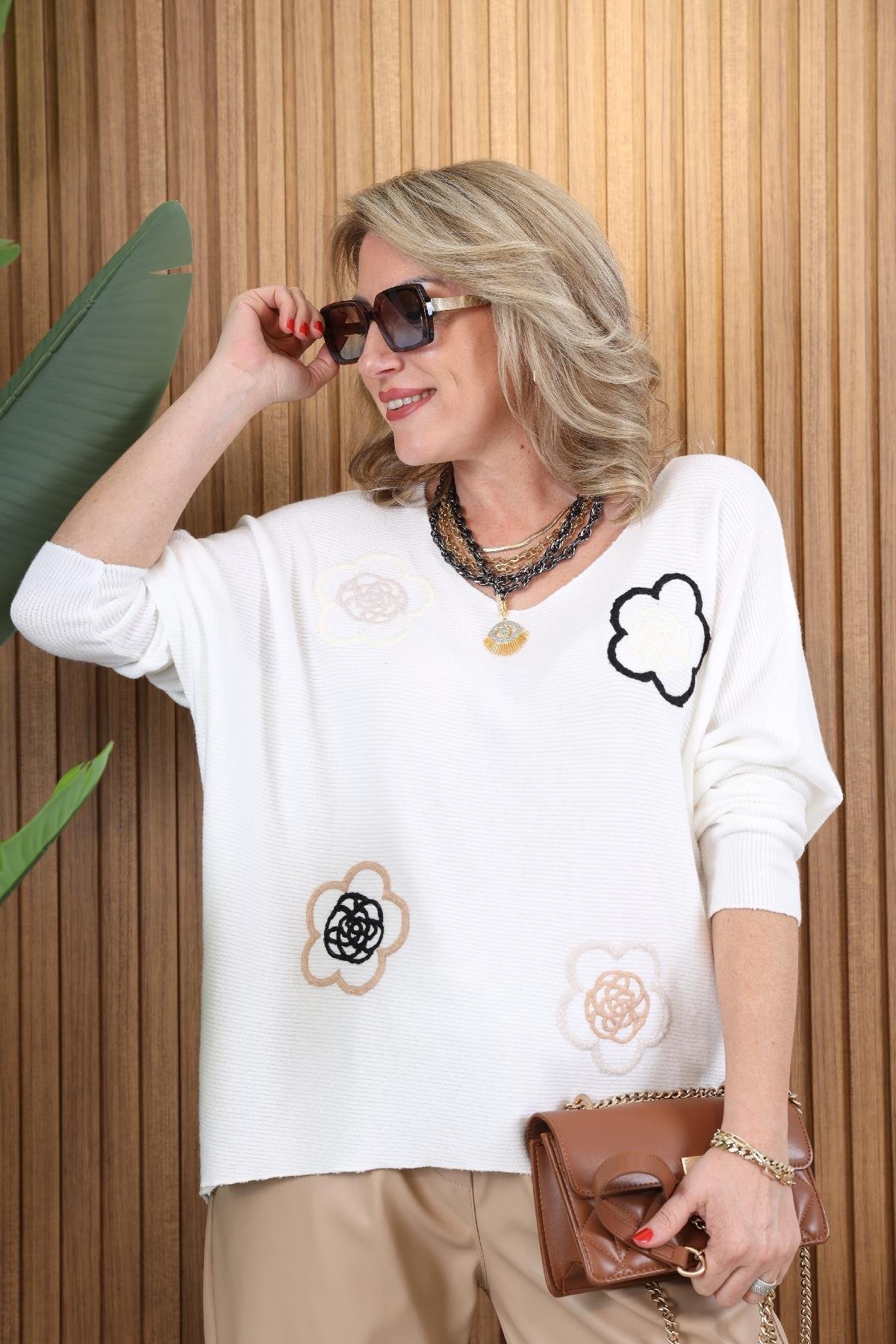 İthal Çiçek Model Ekru Bluz