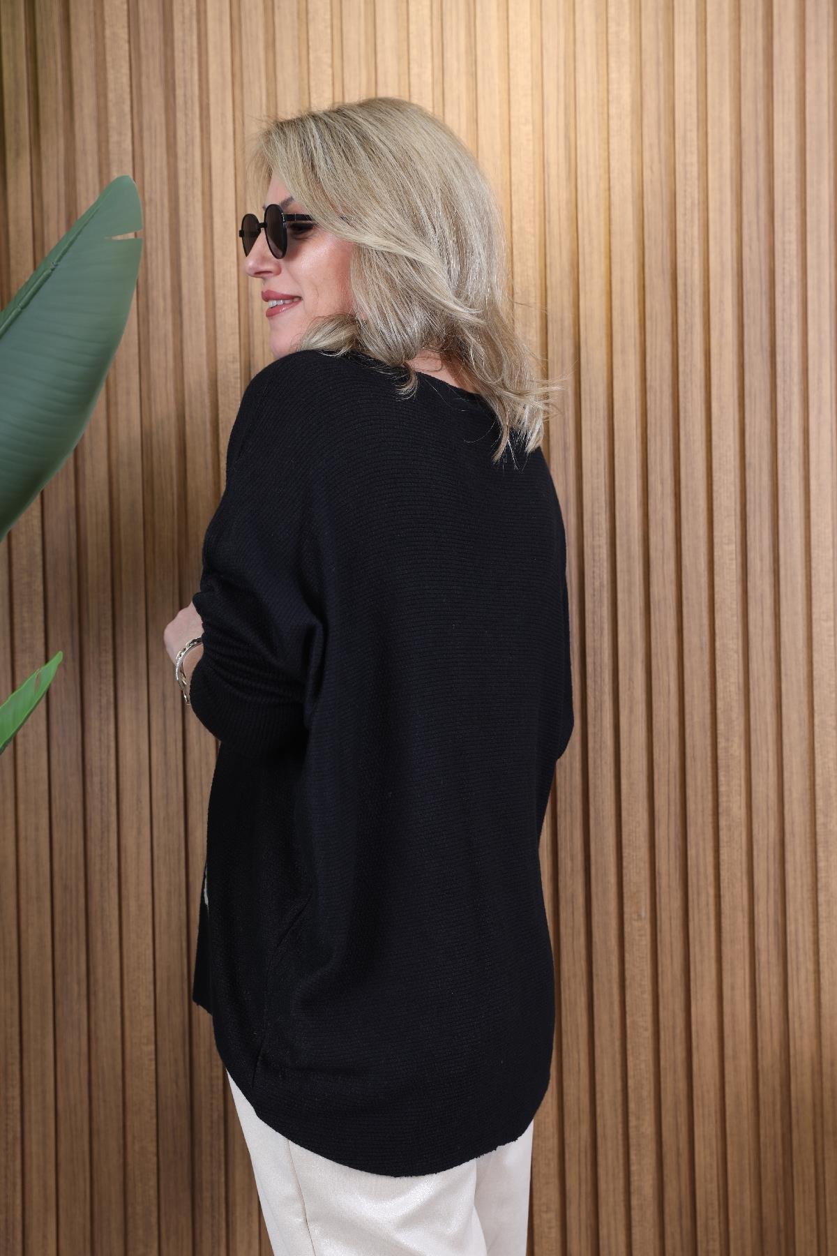 İthal Çiçek Model Siyah Bluz