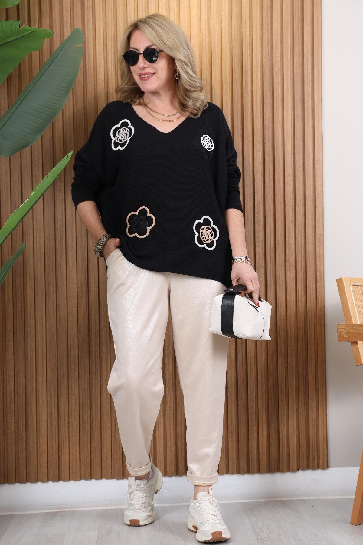 İthal Çiçek Model Siyah Bluz