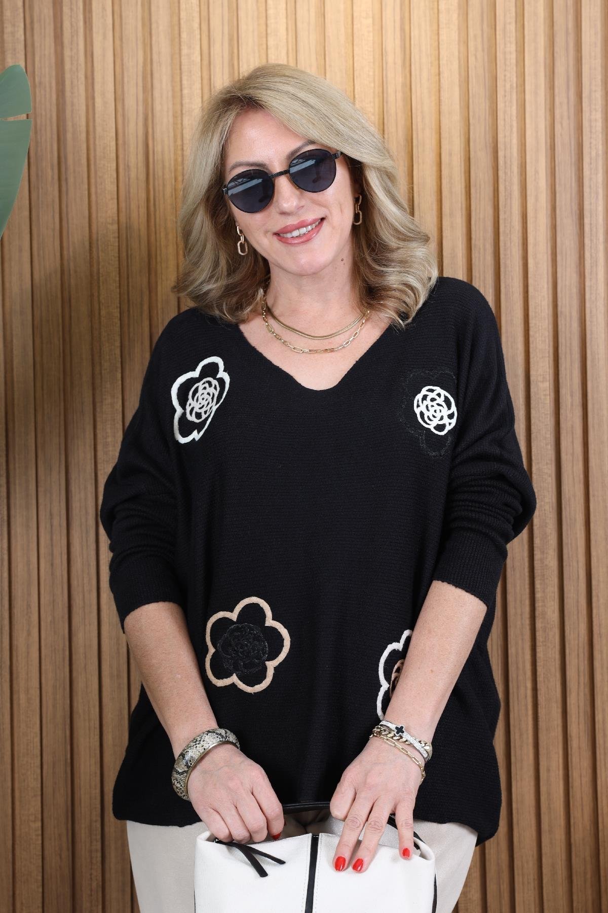İthal Çiçek Model Siyah Bluz