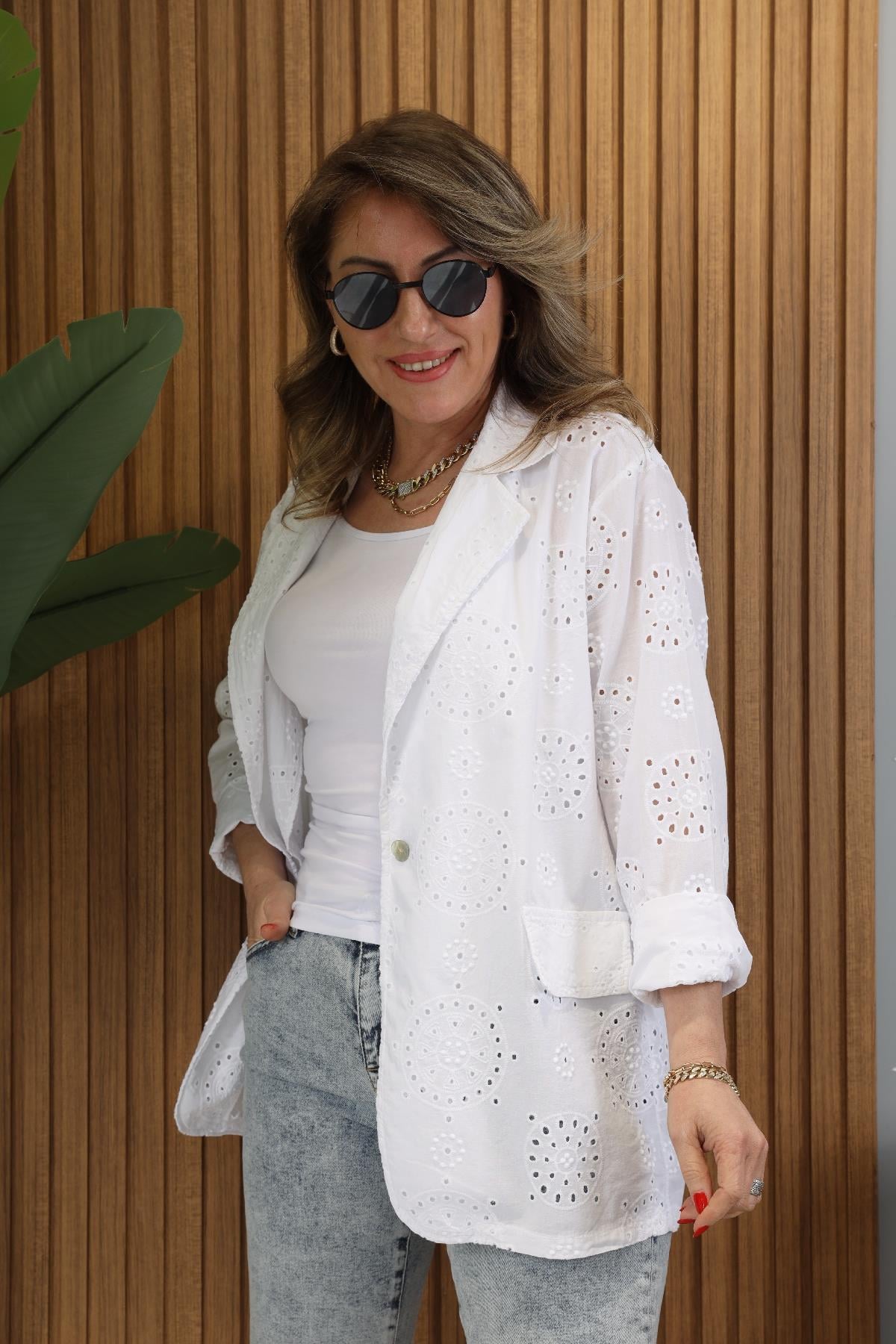 İthal Coton Delikli Beyaz Blazer