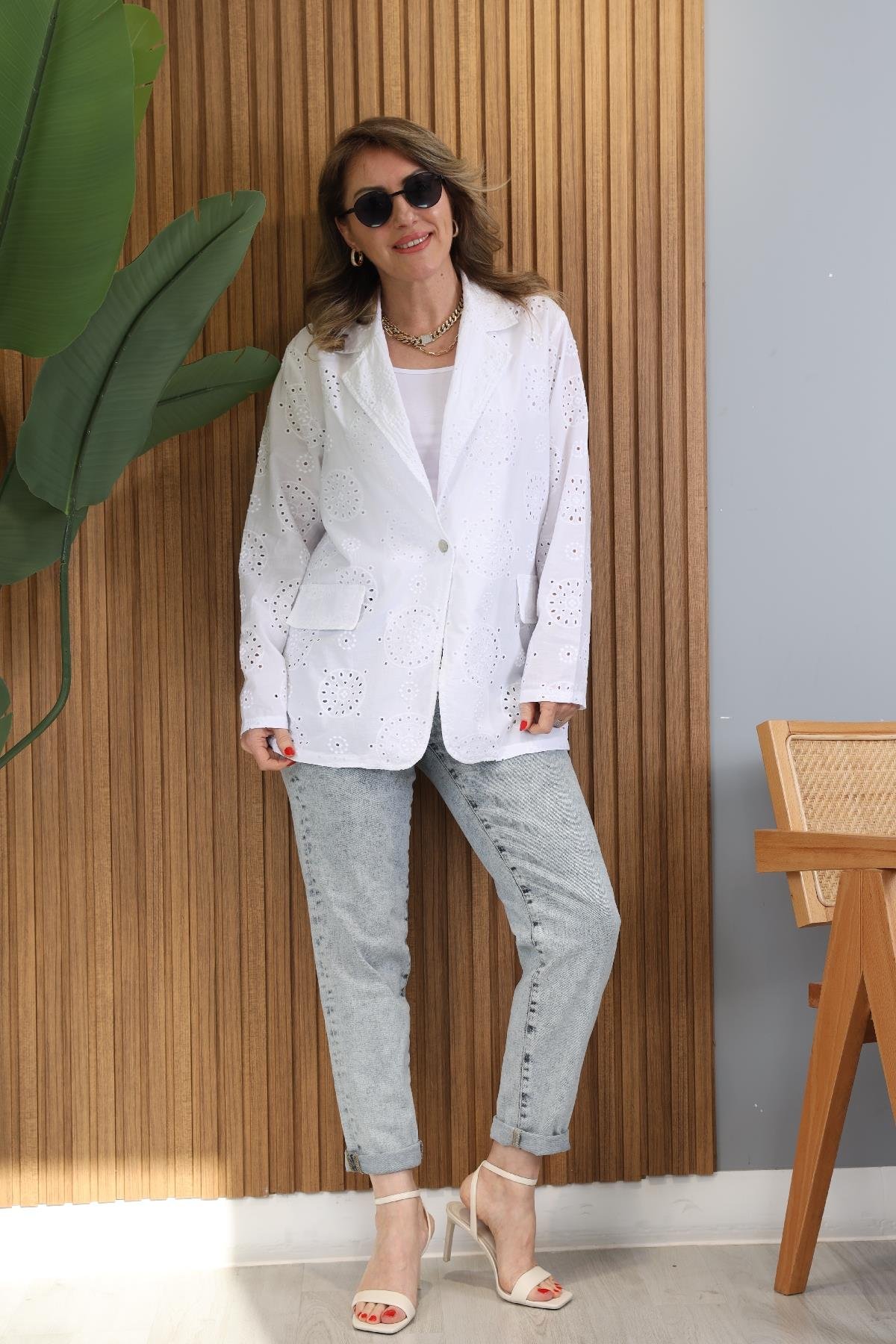 İthal Coton Delikli Beyaz Blazer