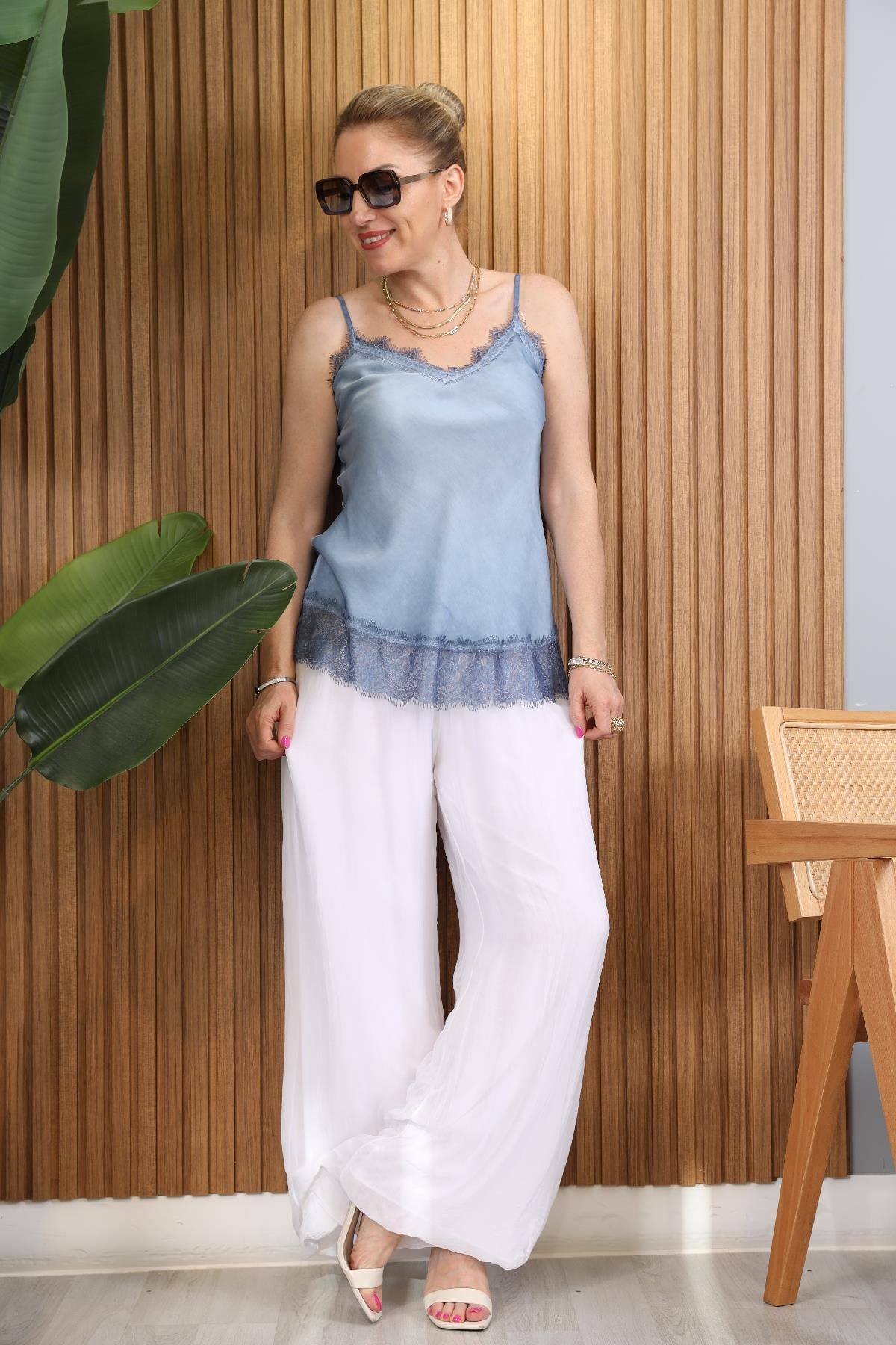 İthal İnce Askılı Dantelli Lacivert Bluz