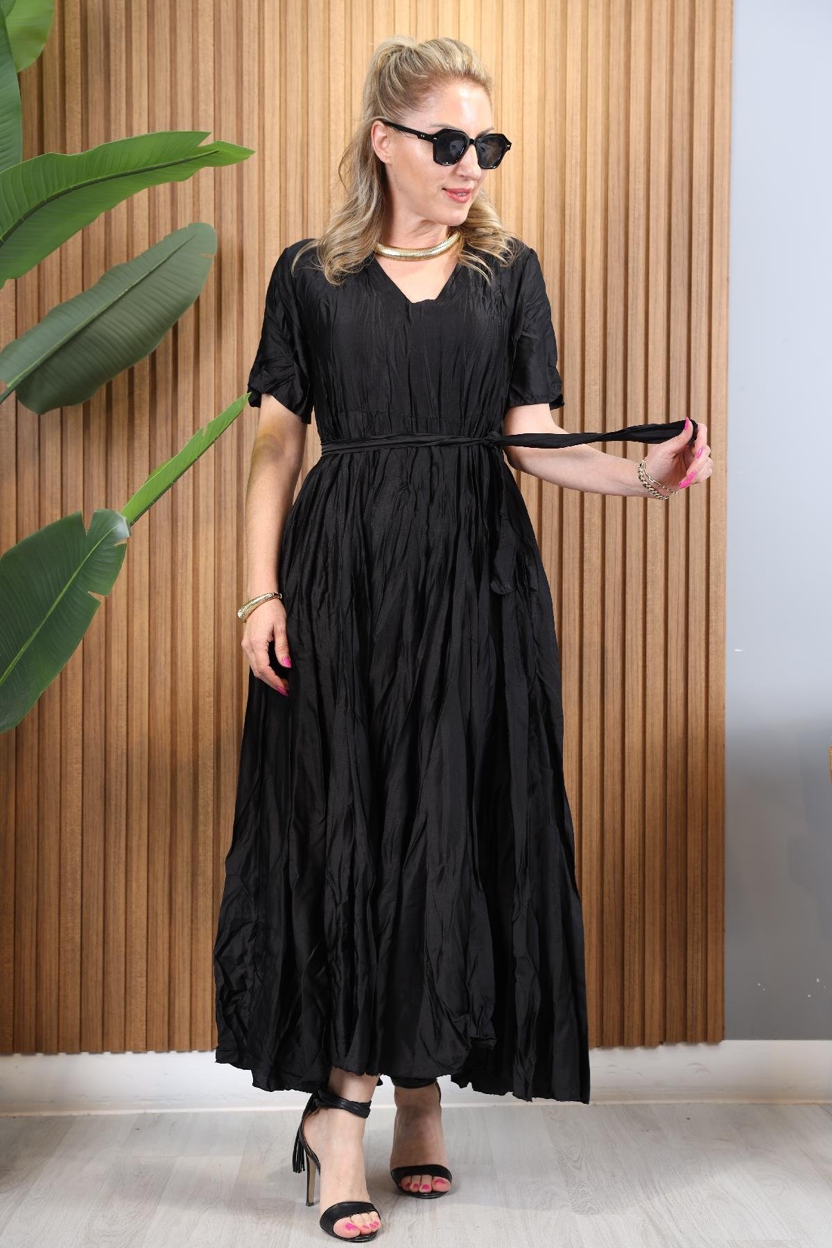 İthal İpek Saten Kırışık Model Siyah Elbise