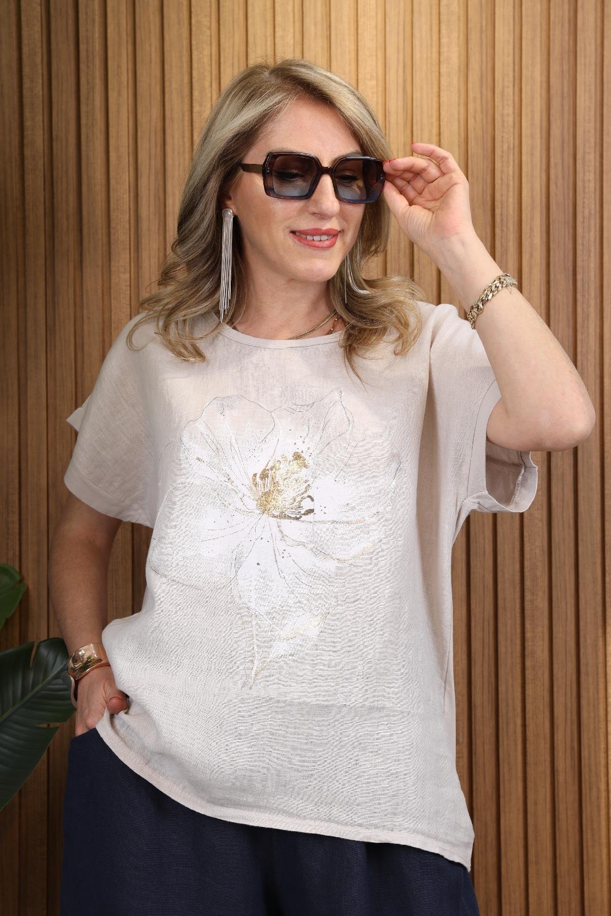 İthal Lak Baskı Çiçek Desen Bej T-shirt