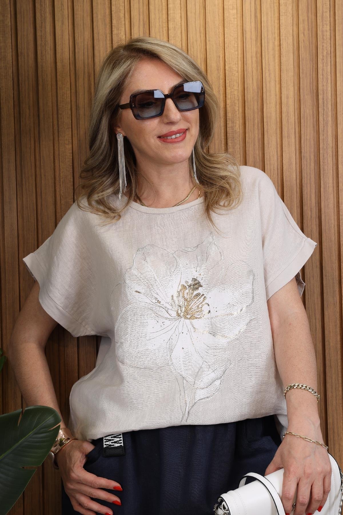 İthal Lak Baskı Çiçek Desen Bej T-shirt