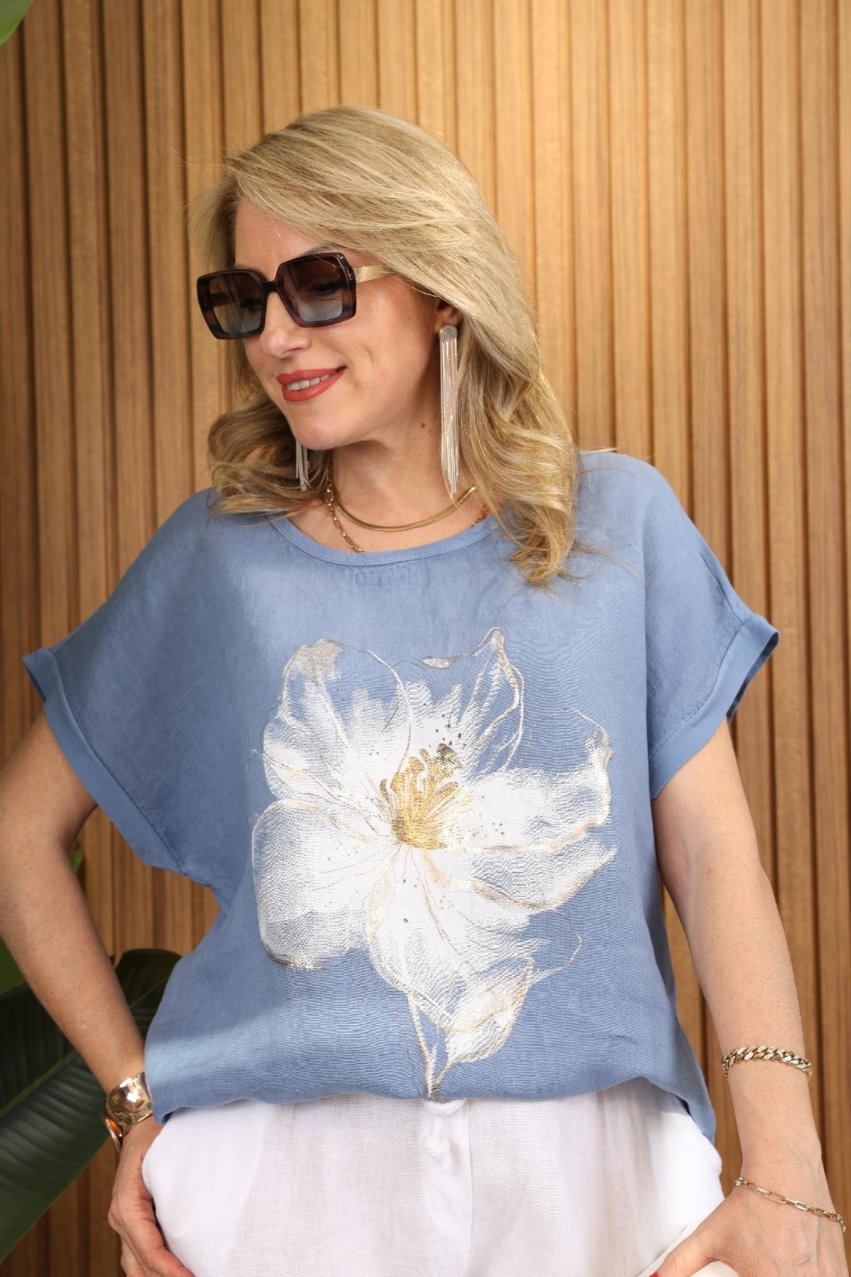 İthal Lak Baskı Çiçek Desen Mavi T-shirt