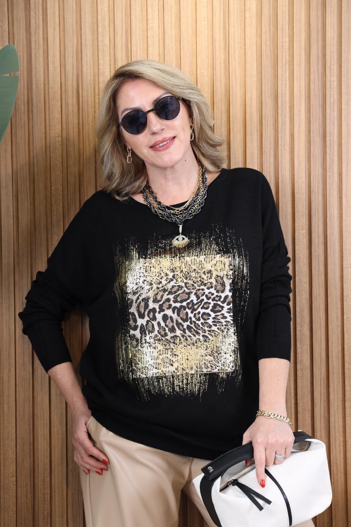 İthal Lak Baskı Leo Desen Siyah Bluz