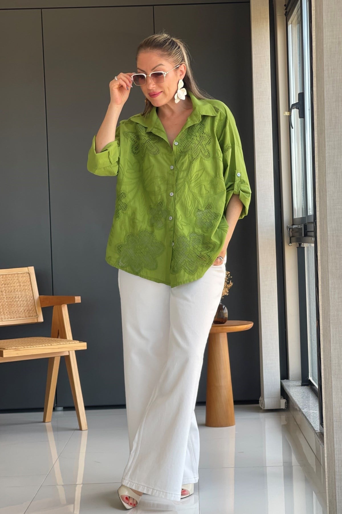 İthal Manolya Desen Zeytin Yeşili Gömlek