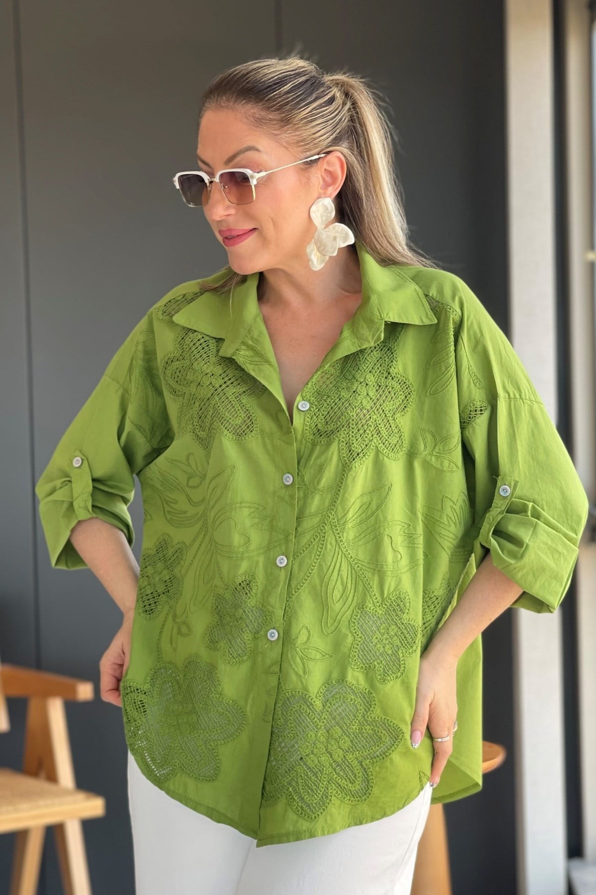 İthal Manolya Desen Zeytin Yeşili Gömlek