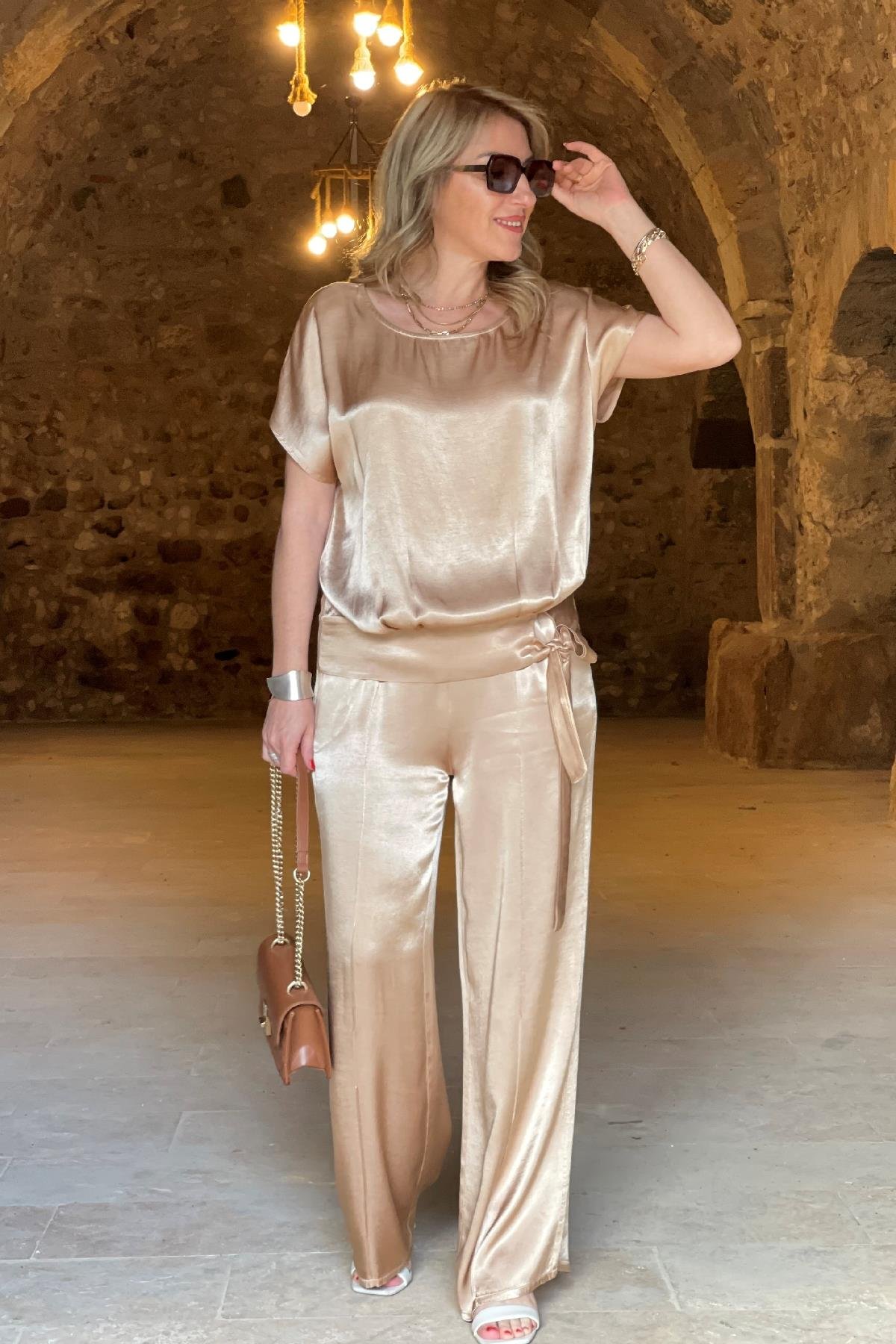 İthal Saten Bağlama Detay Gold Takım
