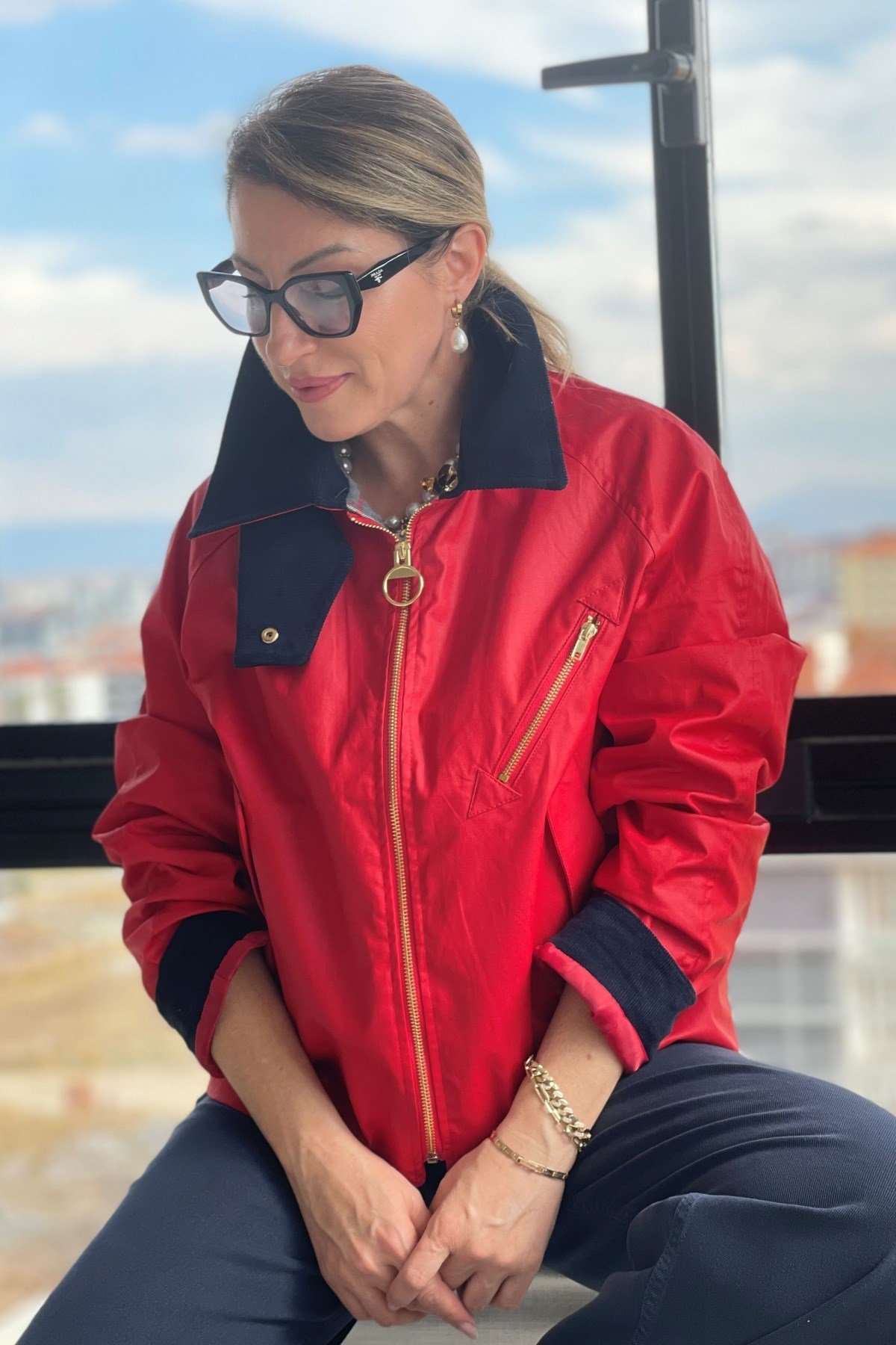Kadife Yaka Detay Kırmızı Ceket