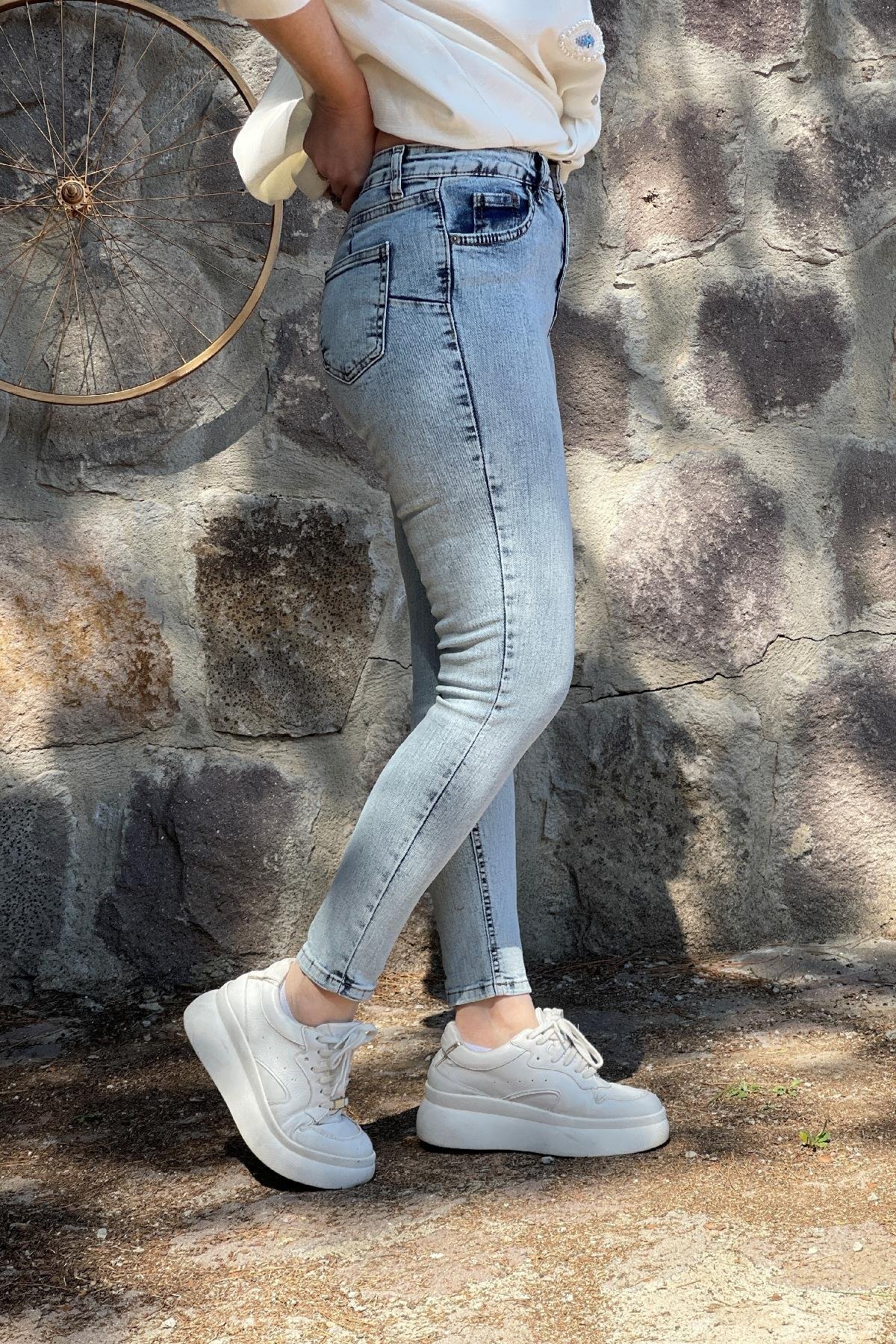 Kar Yıkama Buz Mavi Push Up'lı Jean