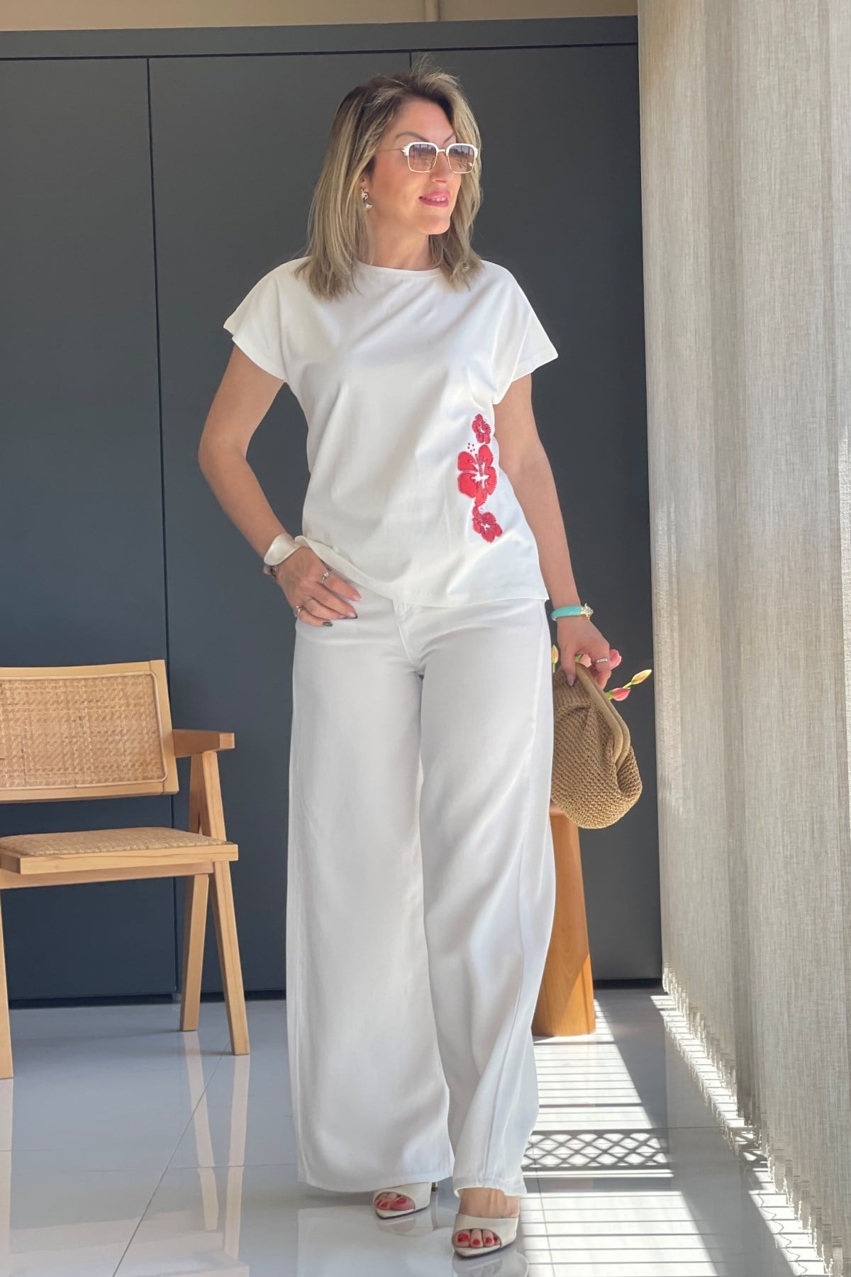 Kırmızı Boncuk Baskı Ekru T-Shirt