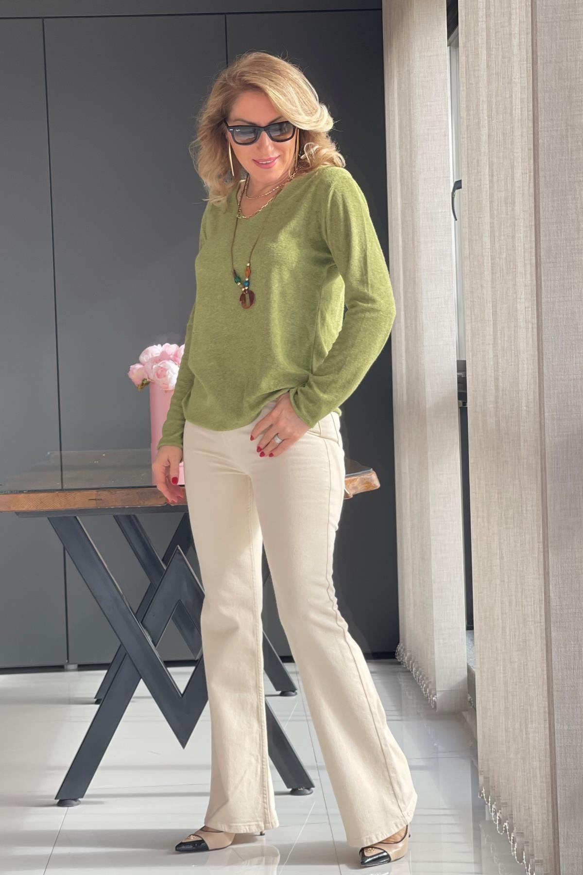Kolye Detay Angora Fıstık Yeşili Bluz
