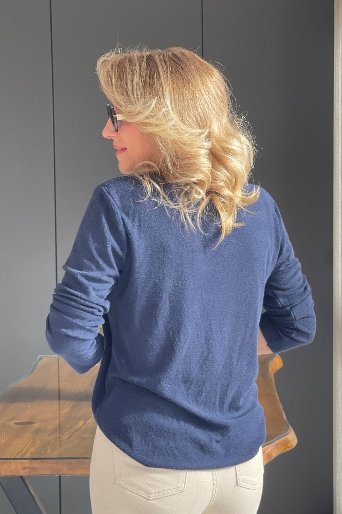 Kolye Detay Angora Lacivert Bluz