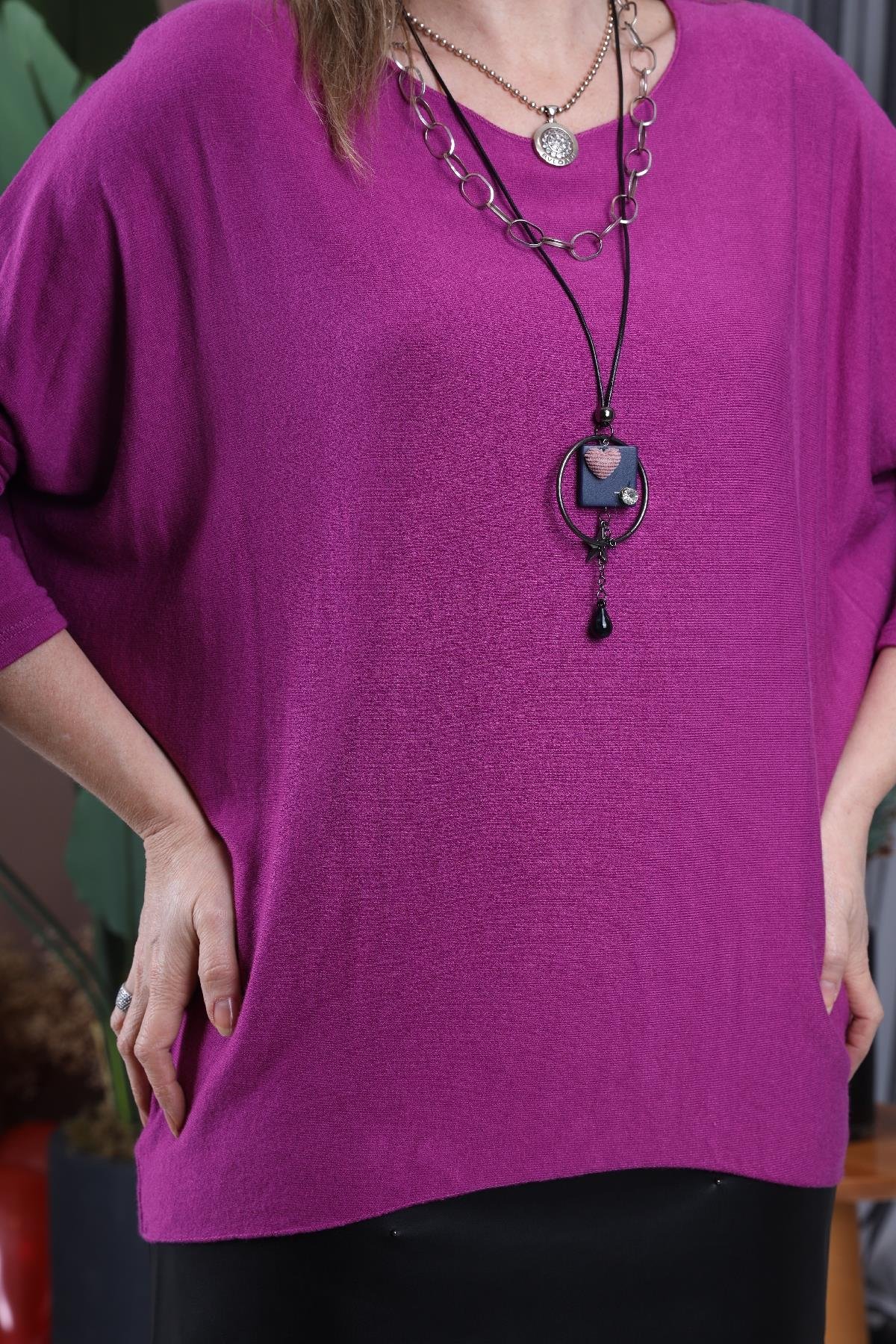 Kolye Detay İthal Fuşya Oversize Bluz