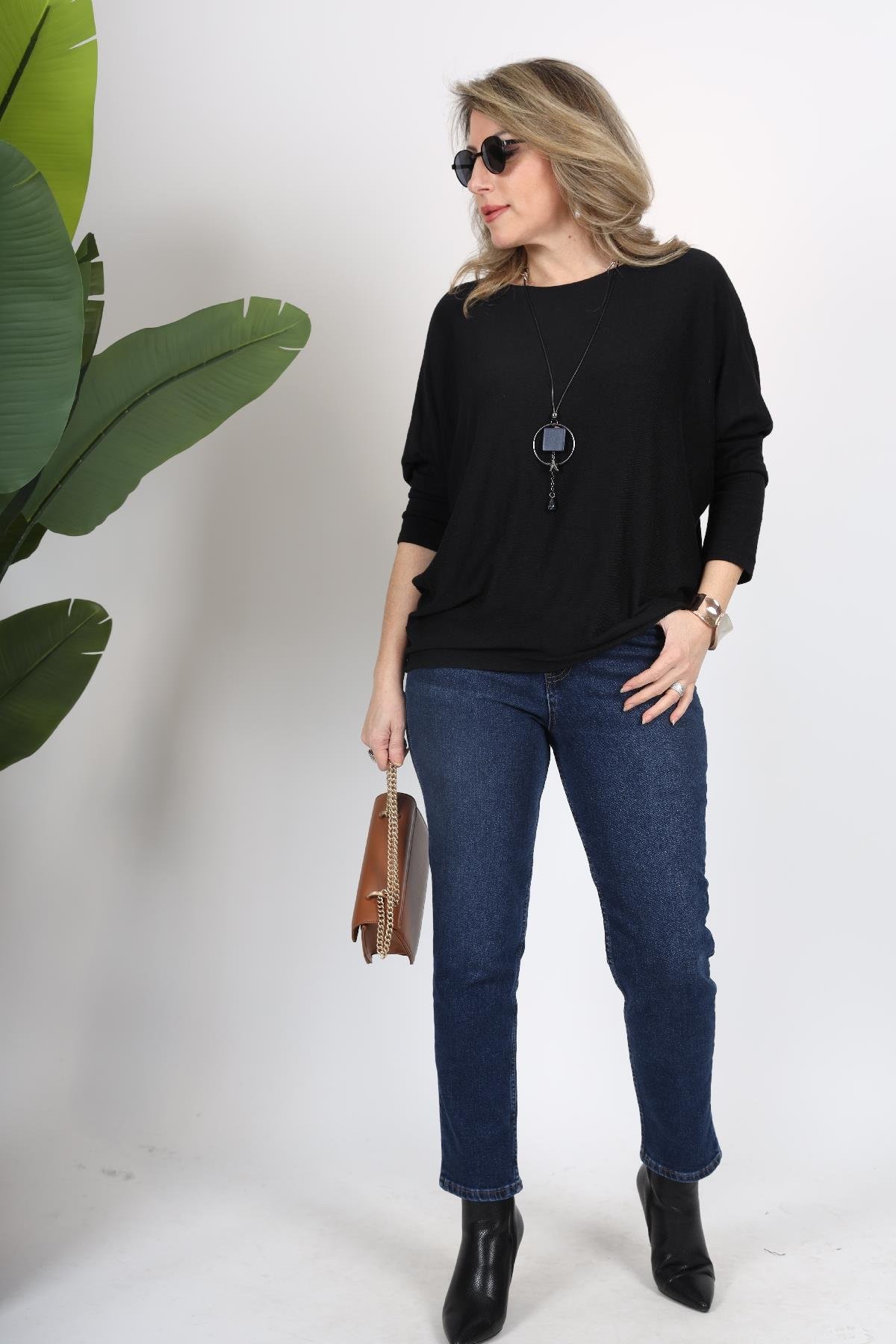 Kolye Detay İthal Siyah Oversize Bluz