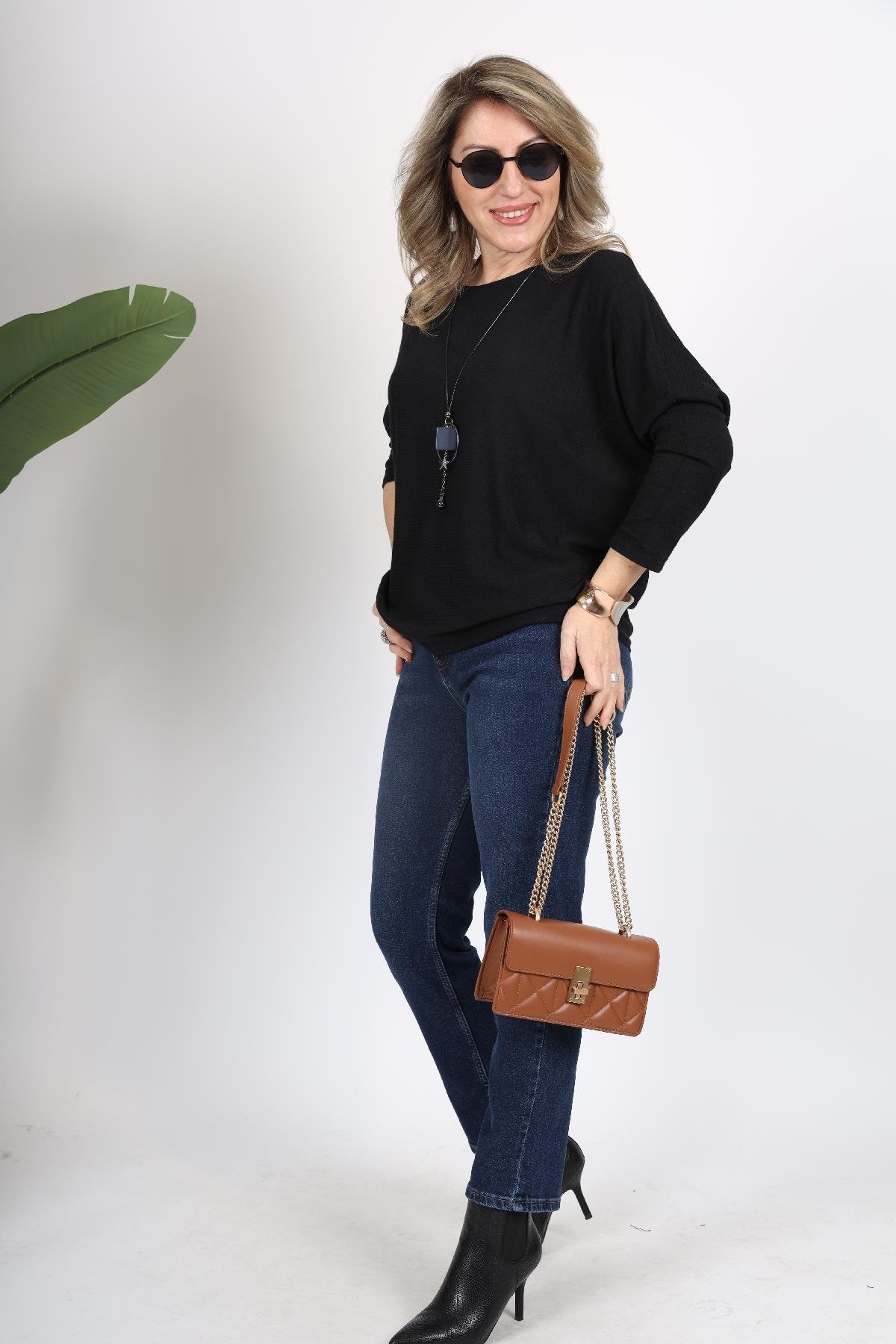 Kolye Detay İthal Siyah Oversize Bluz
