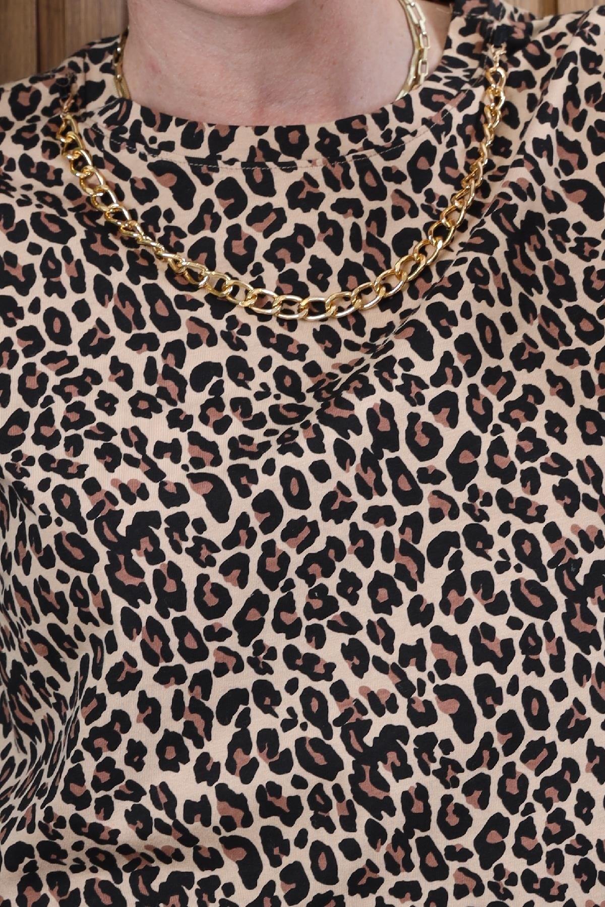 Kolye Detay Leo Desen Basic T-shirt