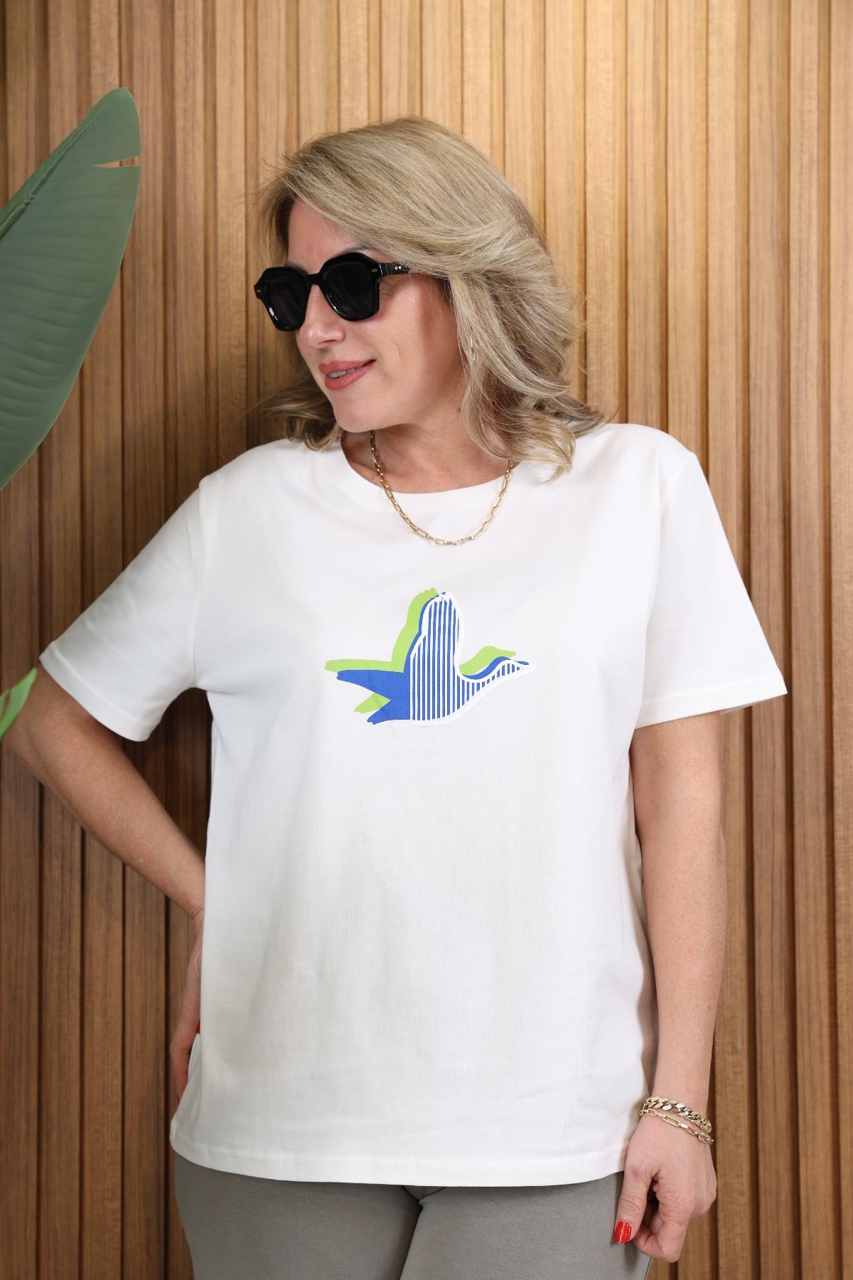 Lacivert Çizgili Kanat Desen Ekru T-Shirt