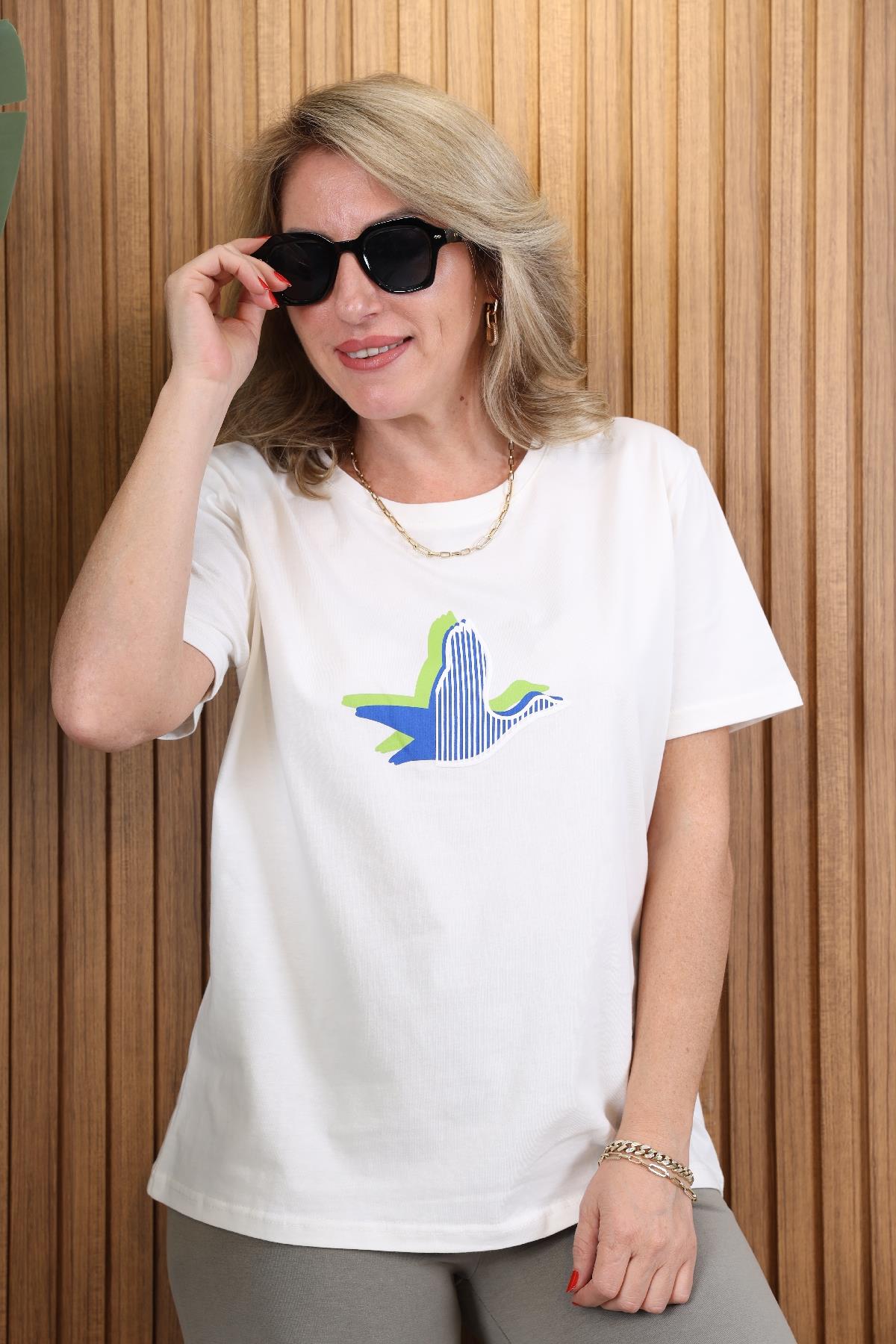 Lacivert Çizgili Kanat Desen Ekru T-Shirt