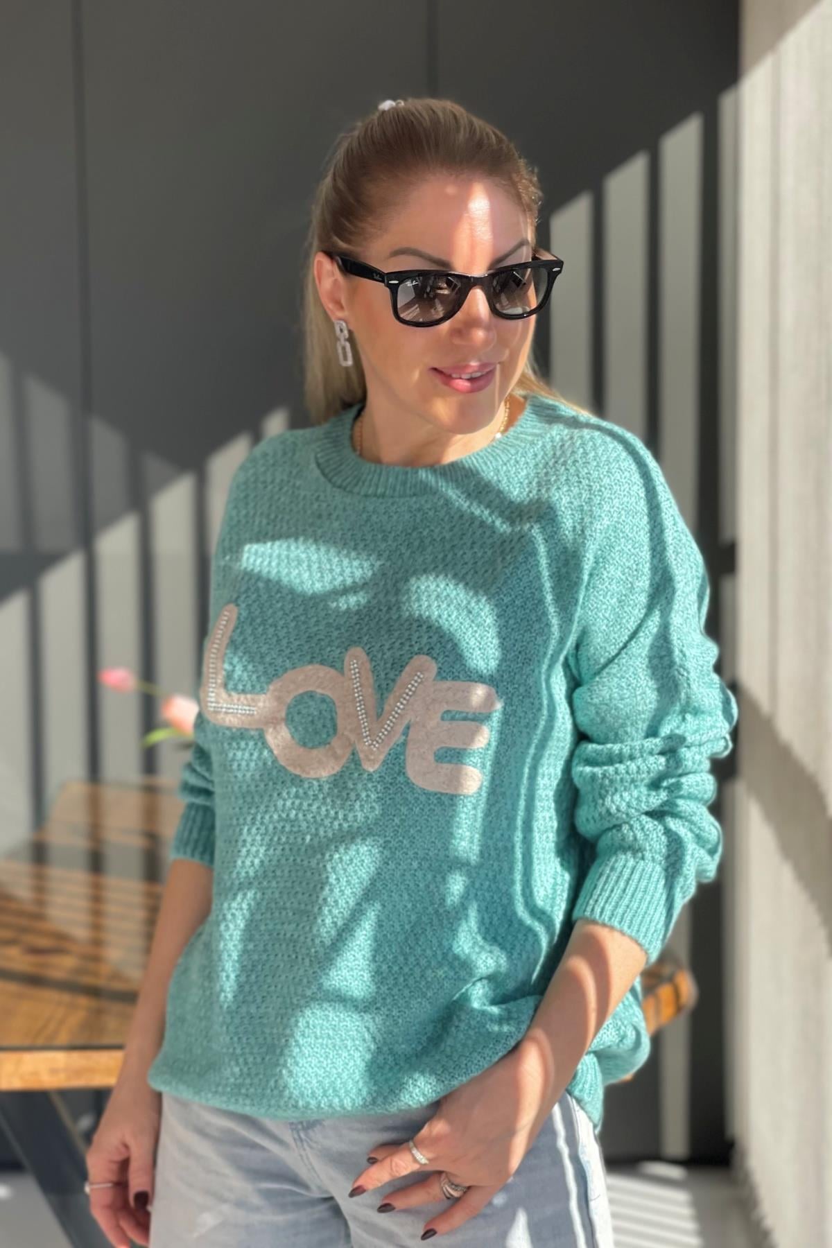 Love Kabartma Desen Mint Yeşili Kazak